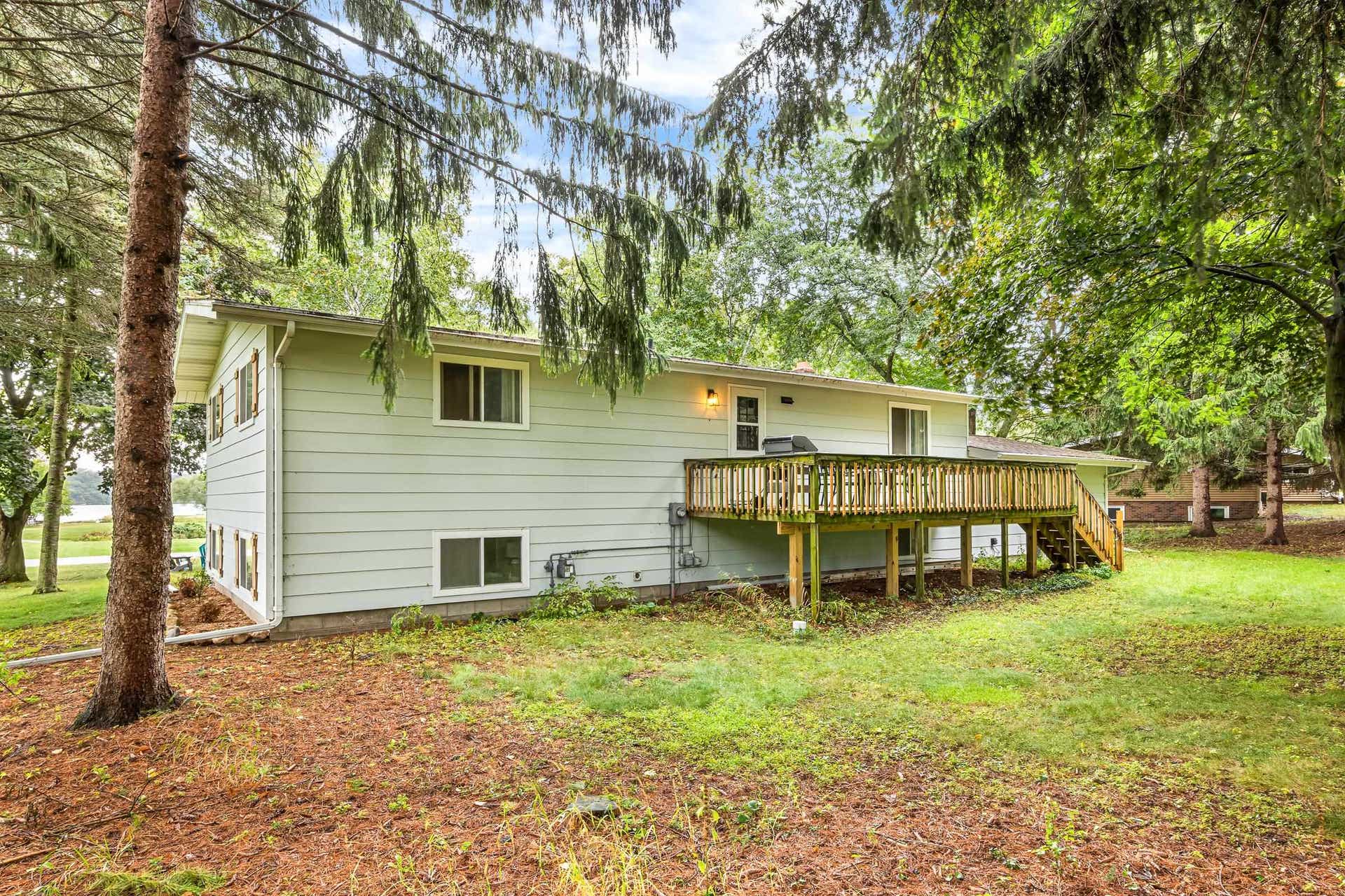 W3141 Bay Road, Brooklyn, WI 54941