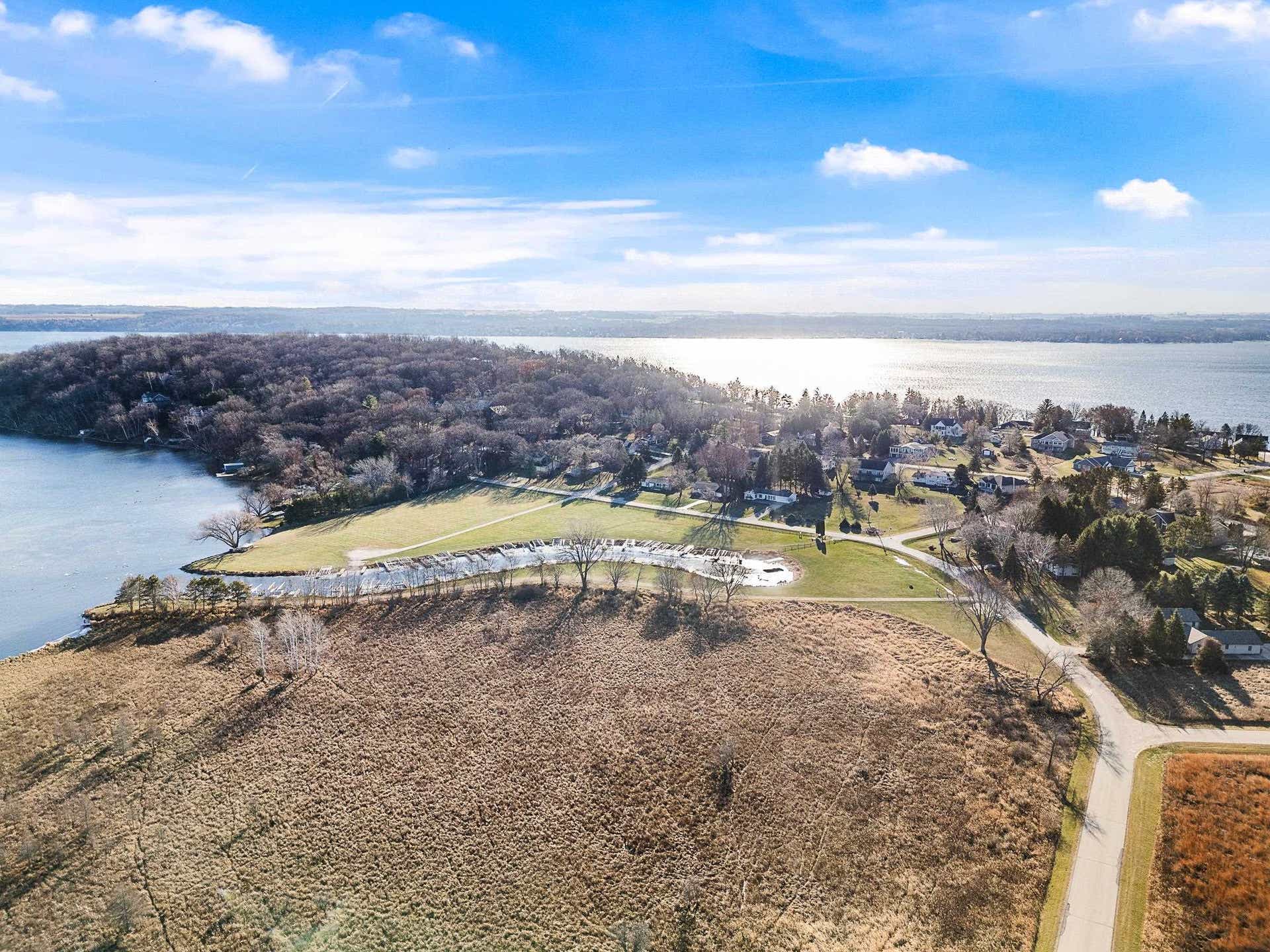 W3141 Bay Road, Brooklyn, WI 54941