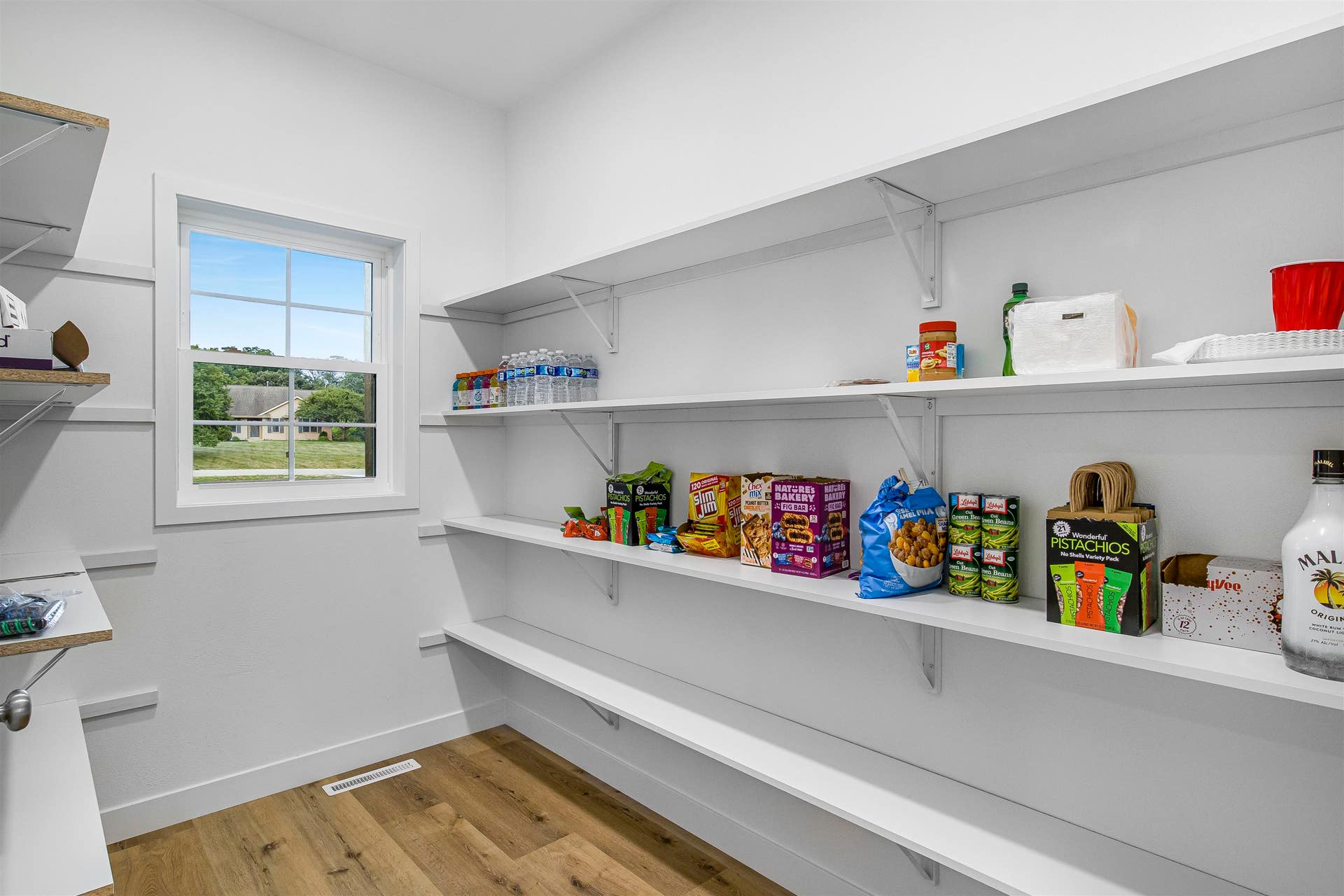 5611 N Vista, Janesville, WI 53548