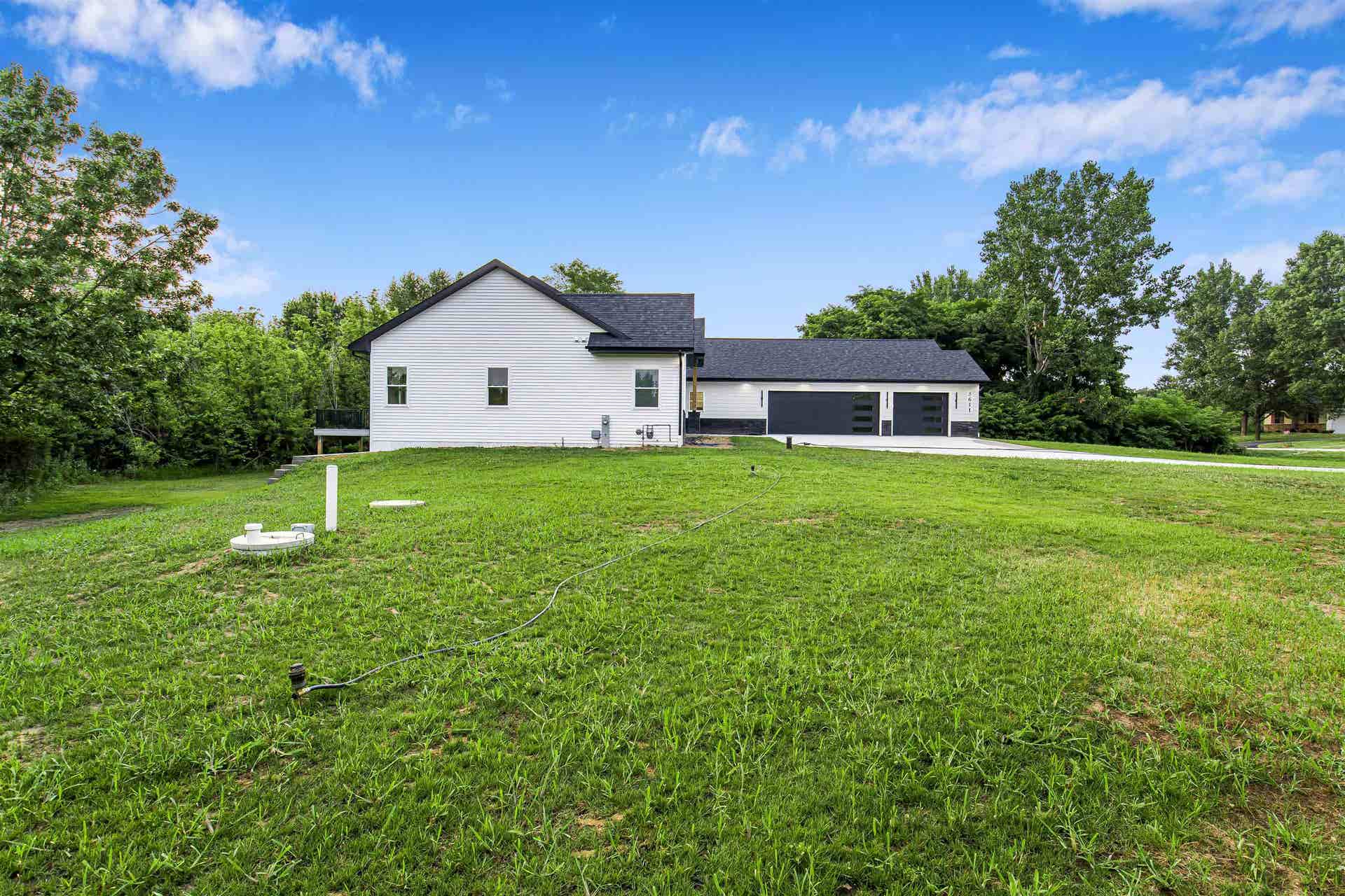 5611 N Vista, Janesville, WI 53548