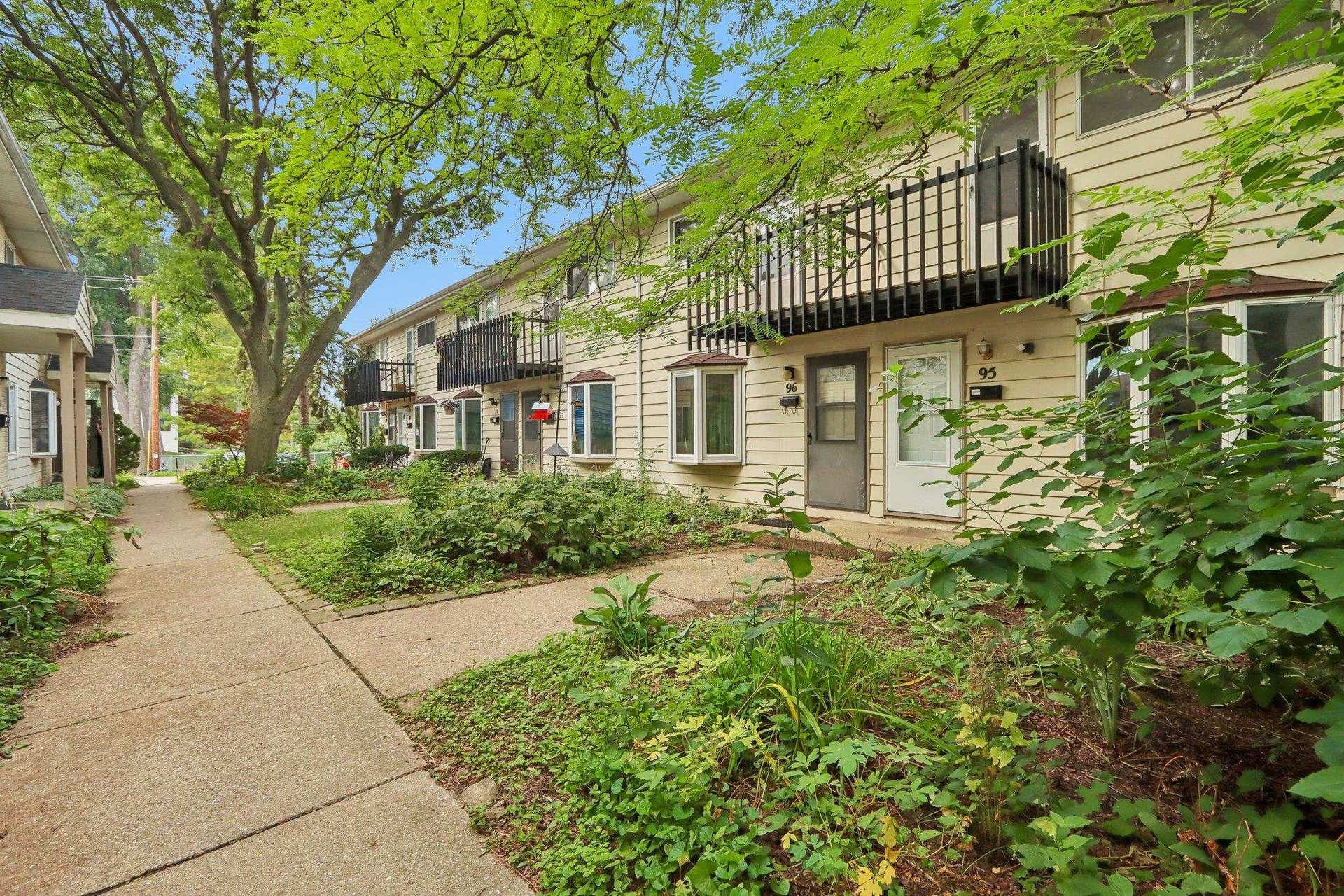 95 S Lakewood Gardens Lane, Madison, WI 53704