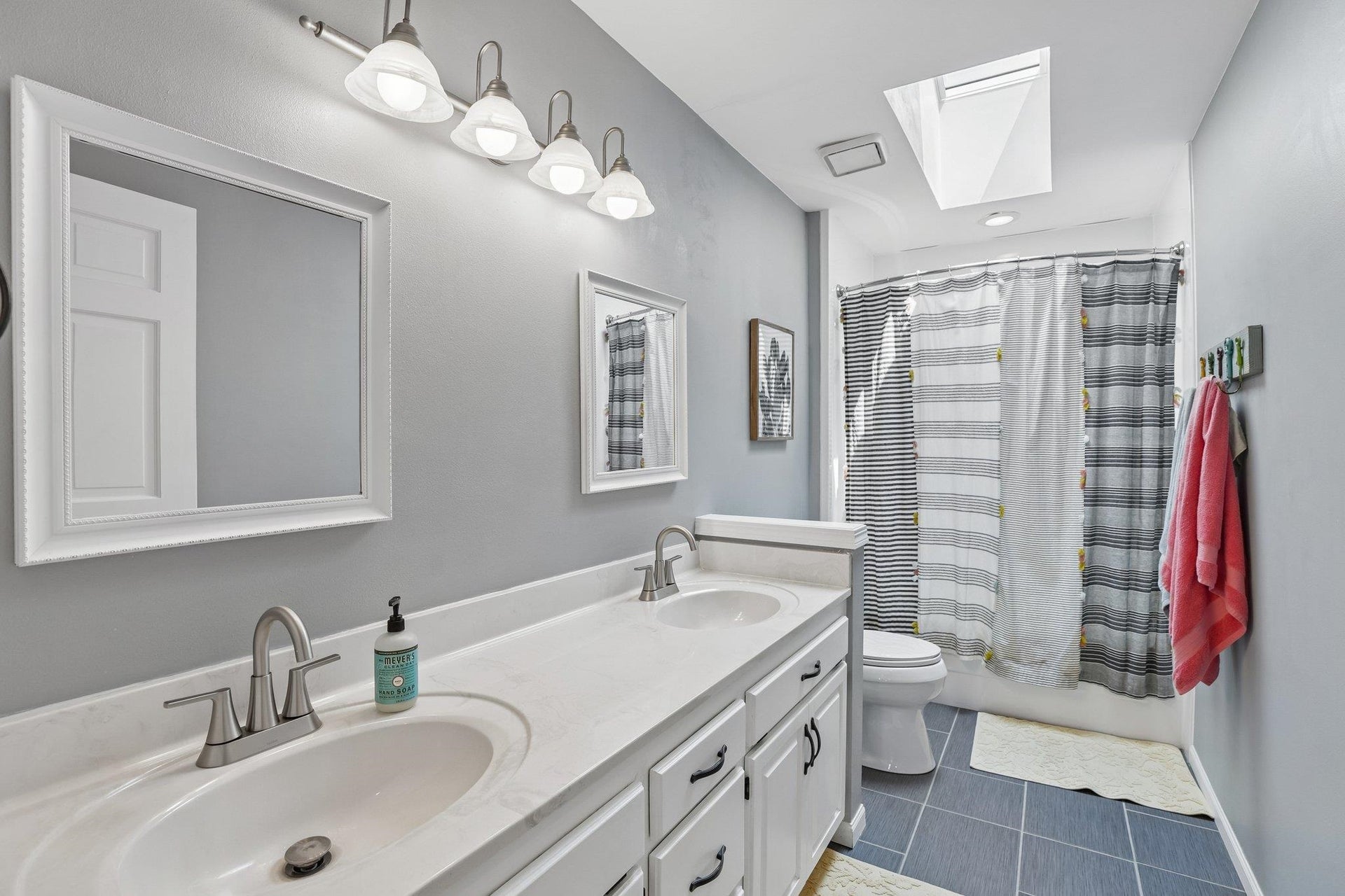 5220 Scenic Ridge Trail, Springfield, WI 53562