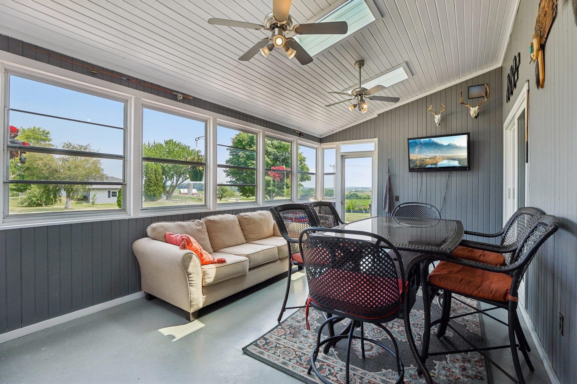 5220 Scenic Ridge Trail, Springfield, WI 53562
