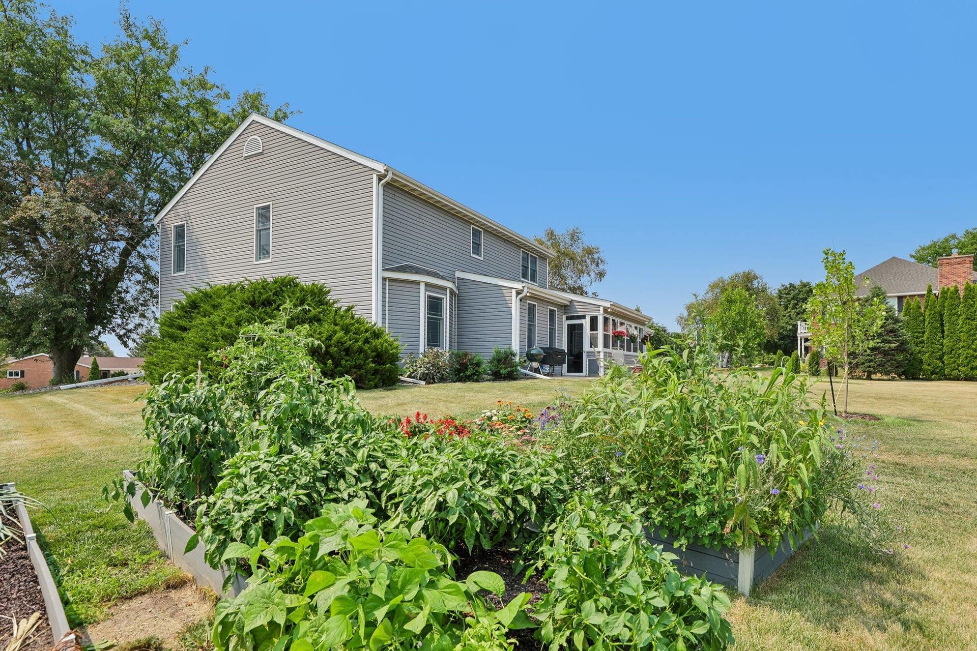 5220 Scenic Ridge Trail, Springfield, WI 53562