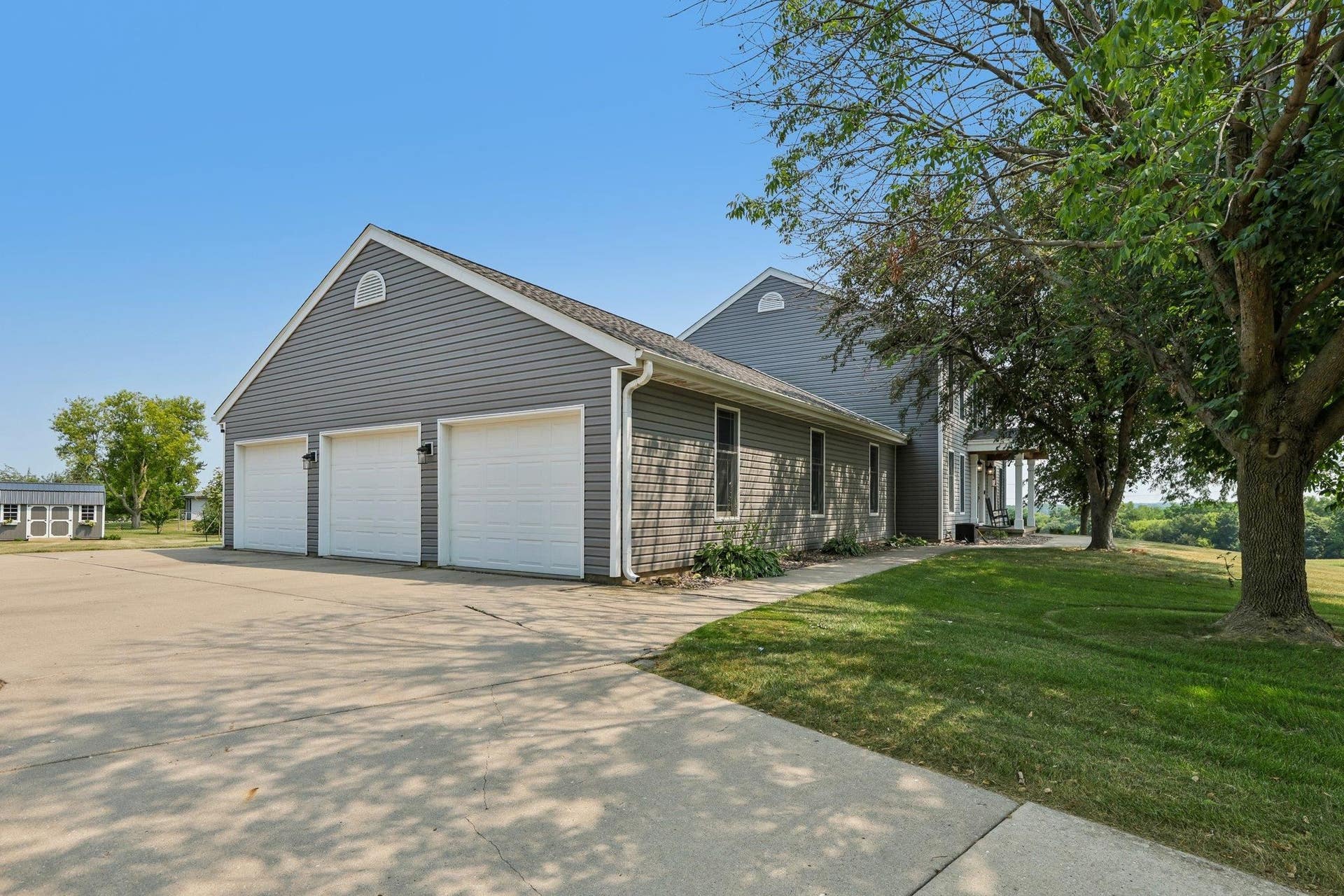 5220 Scenic Ridge Trail, Springfield, WI 53562