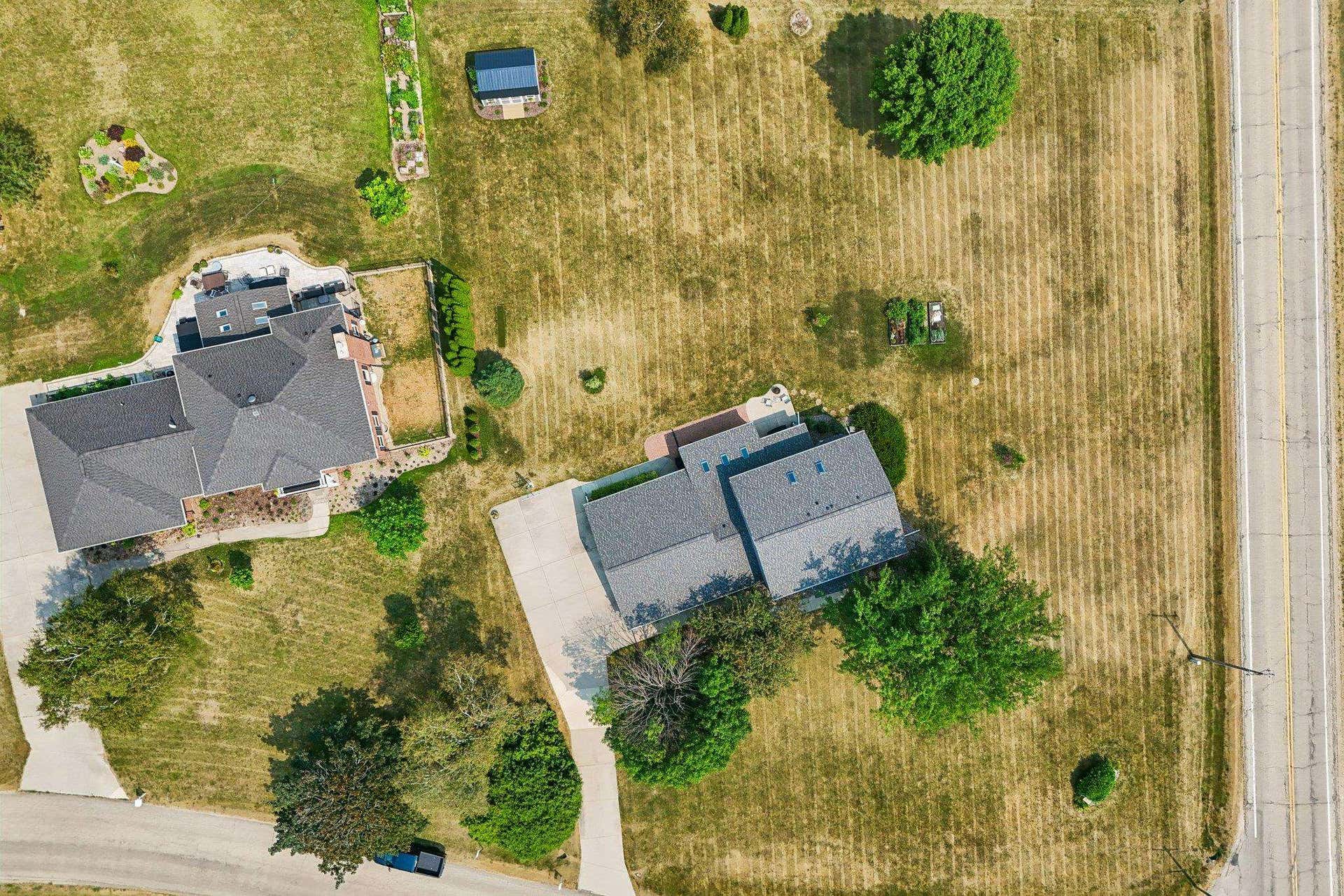 5220 Scenic Ridge Trail, Springfield, WI 53562