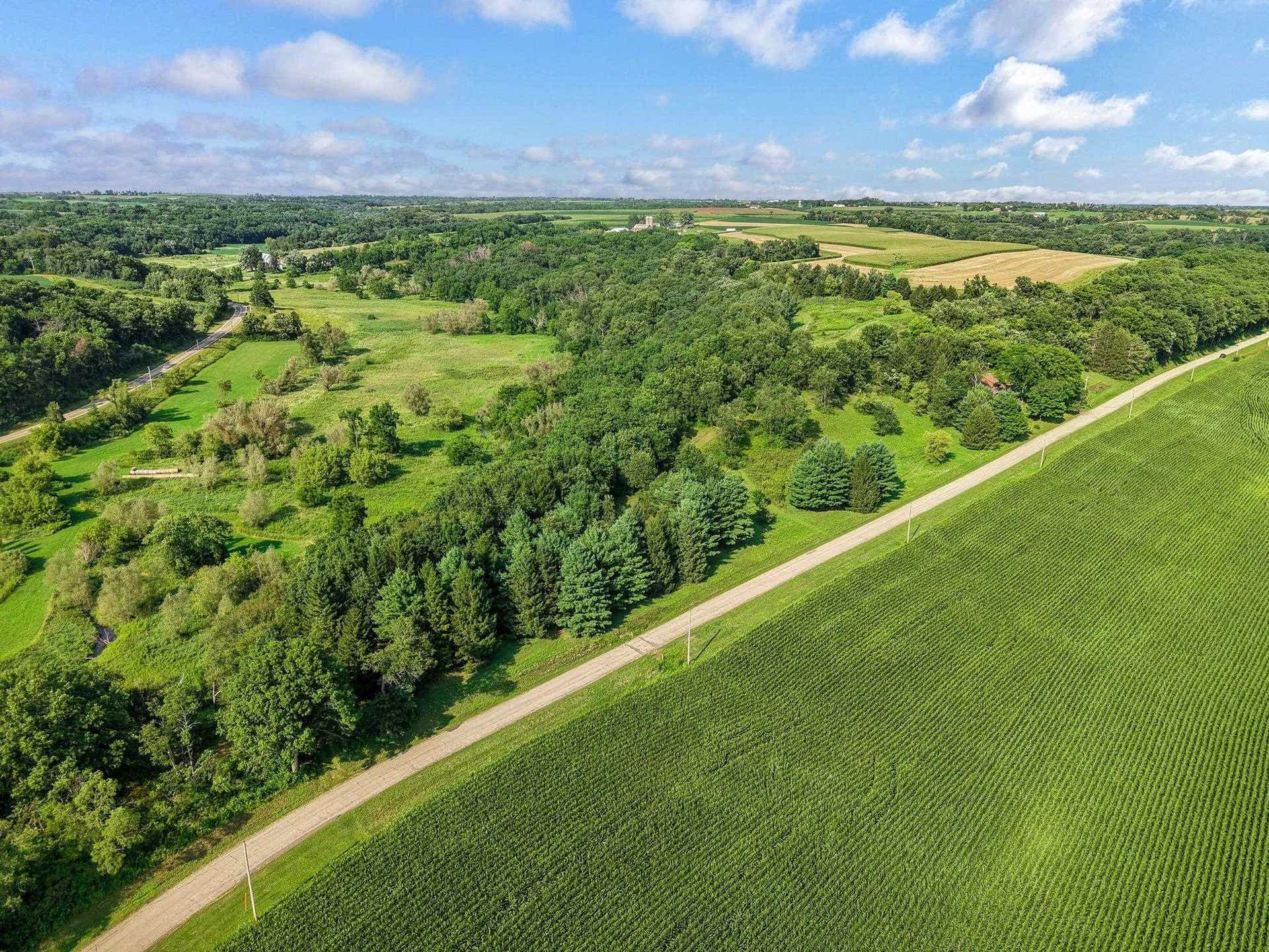 10576 Mayflower Road, Blue Mounds, WI 53572