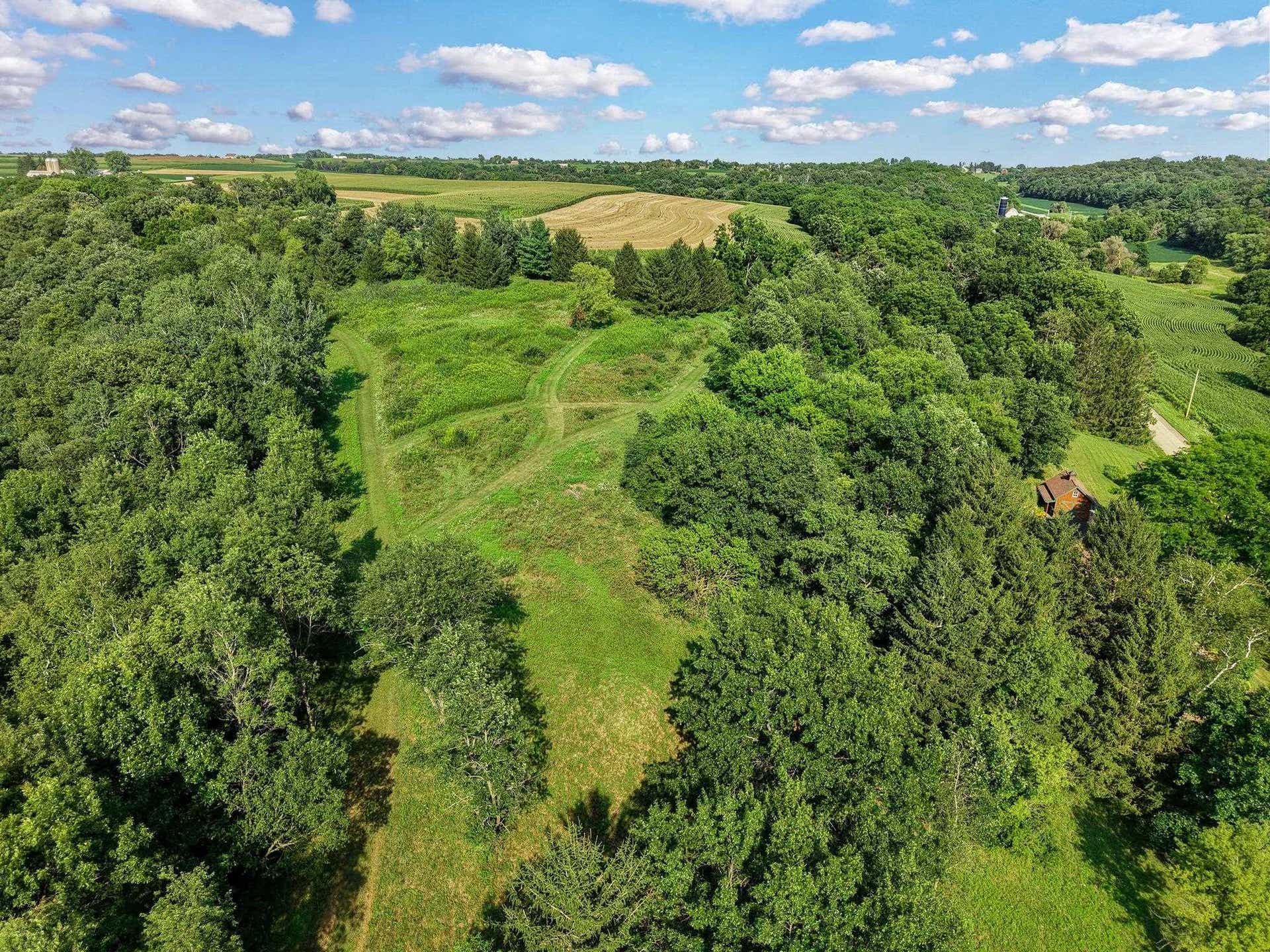 10576 Mayflower Road, Blue Mounds, WI 53572