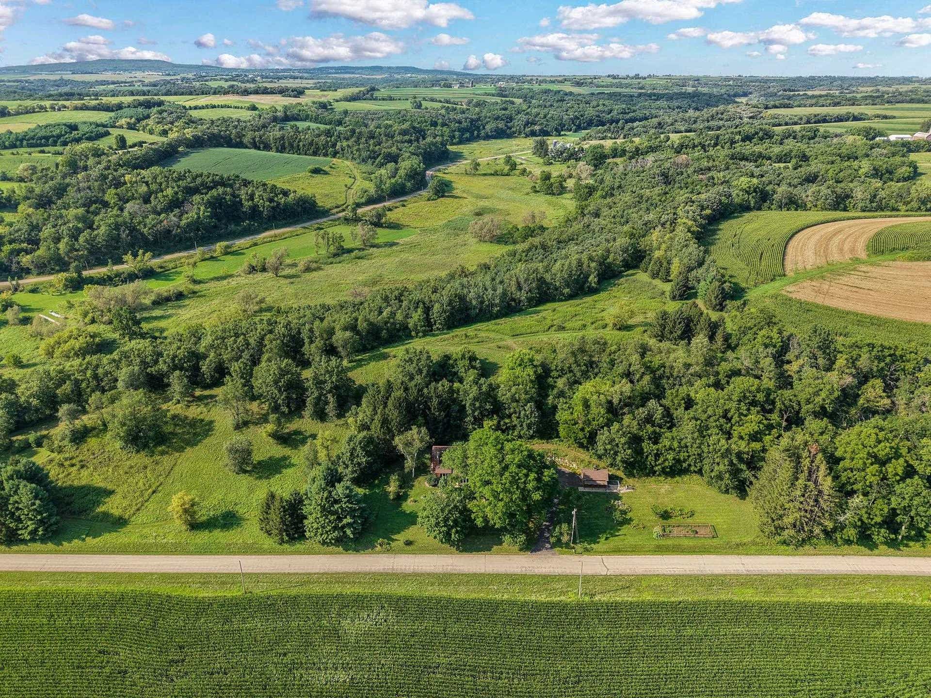 10576 Mayflower Road, Blue Mounds, WI 53572