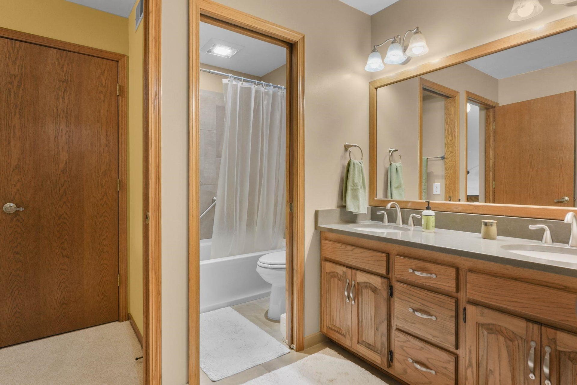 10576 Mayflower Road, Blue Mounds, WI 53572