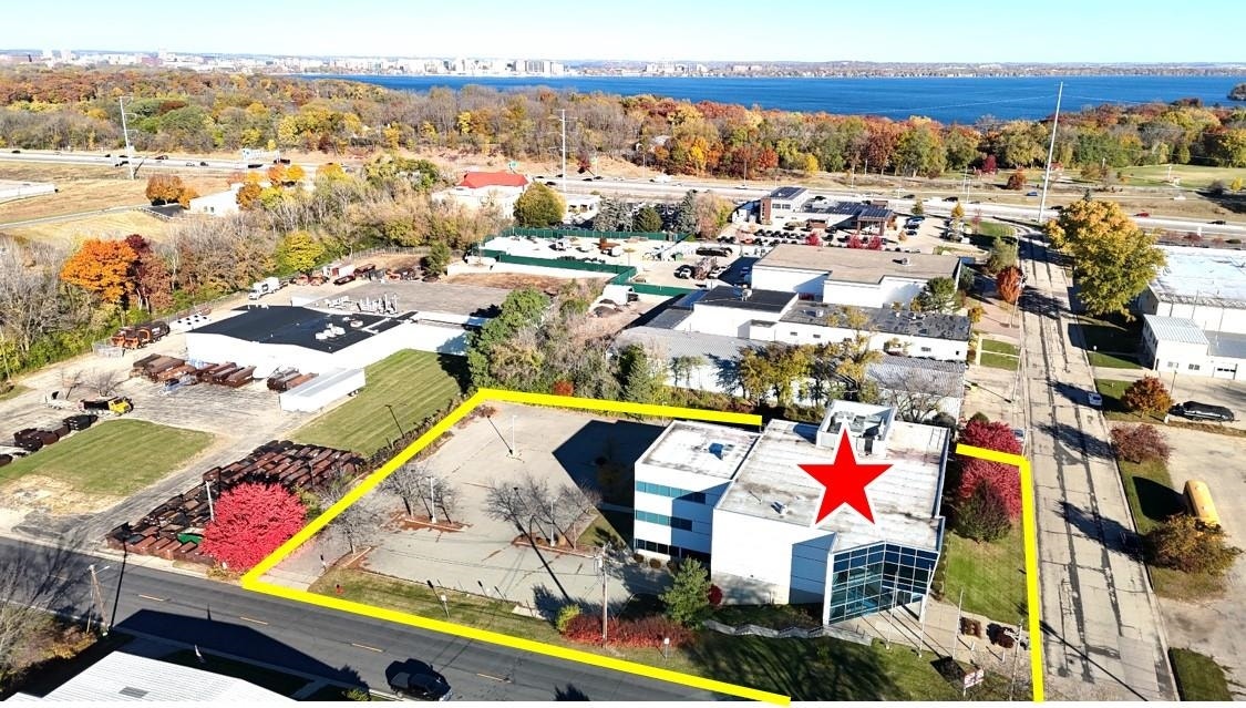 6911 Mangrove Lane, Monona, WI 53713