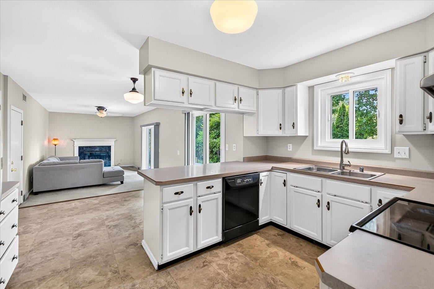 6 Windhaven Circle, Madison, WI 53717