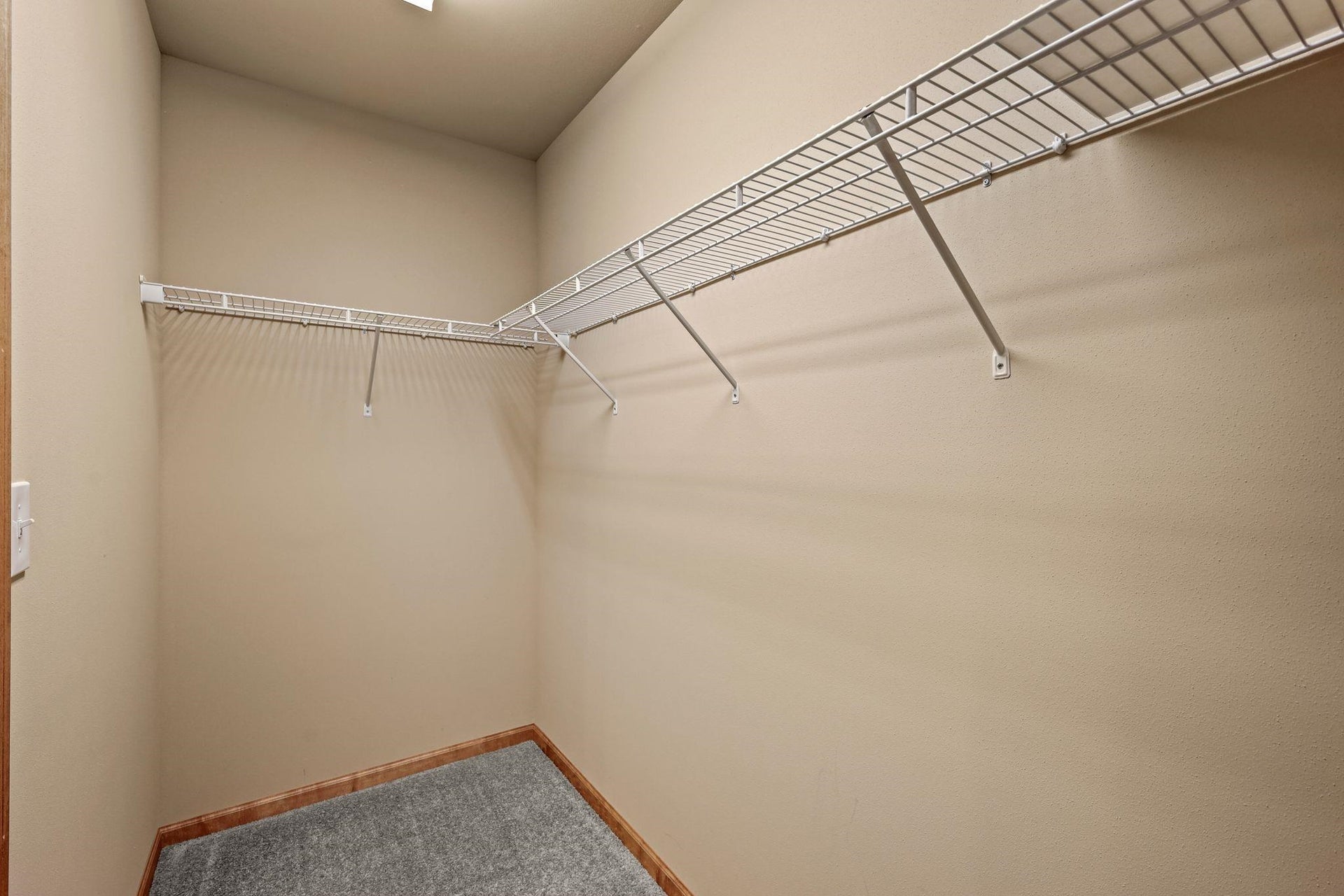 7 Half Moon Court, Madison, WI 53718