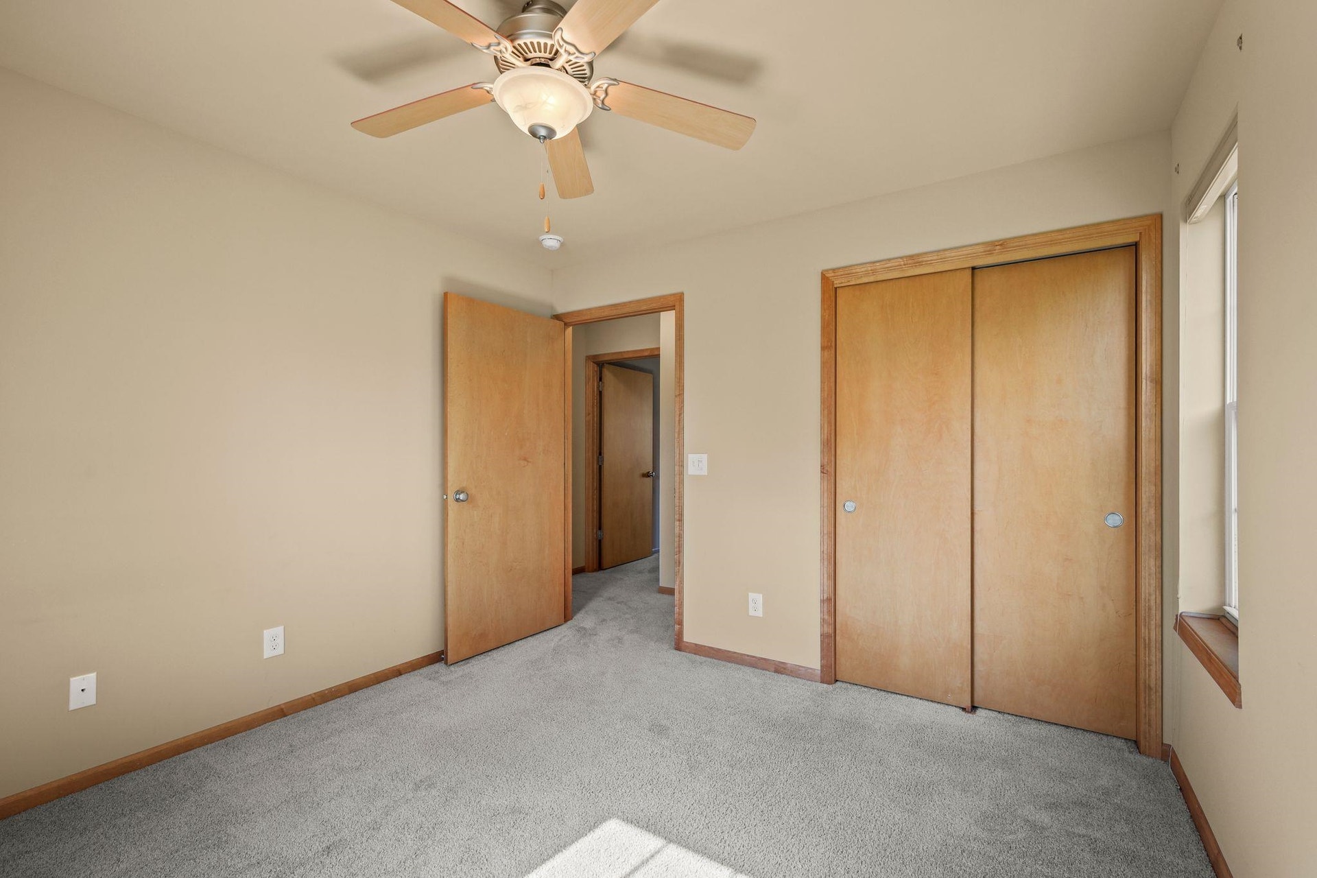 7 Half Moon Court, Madison, WI 53718