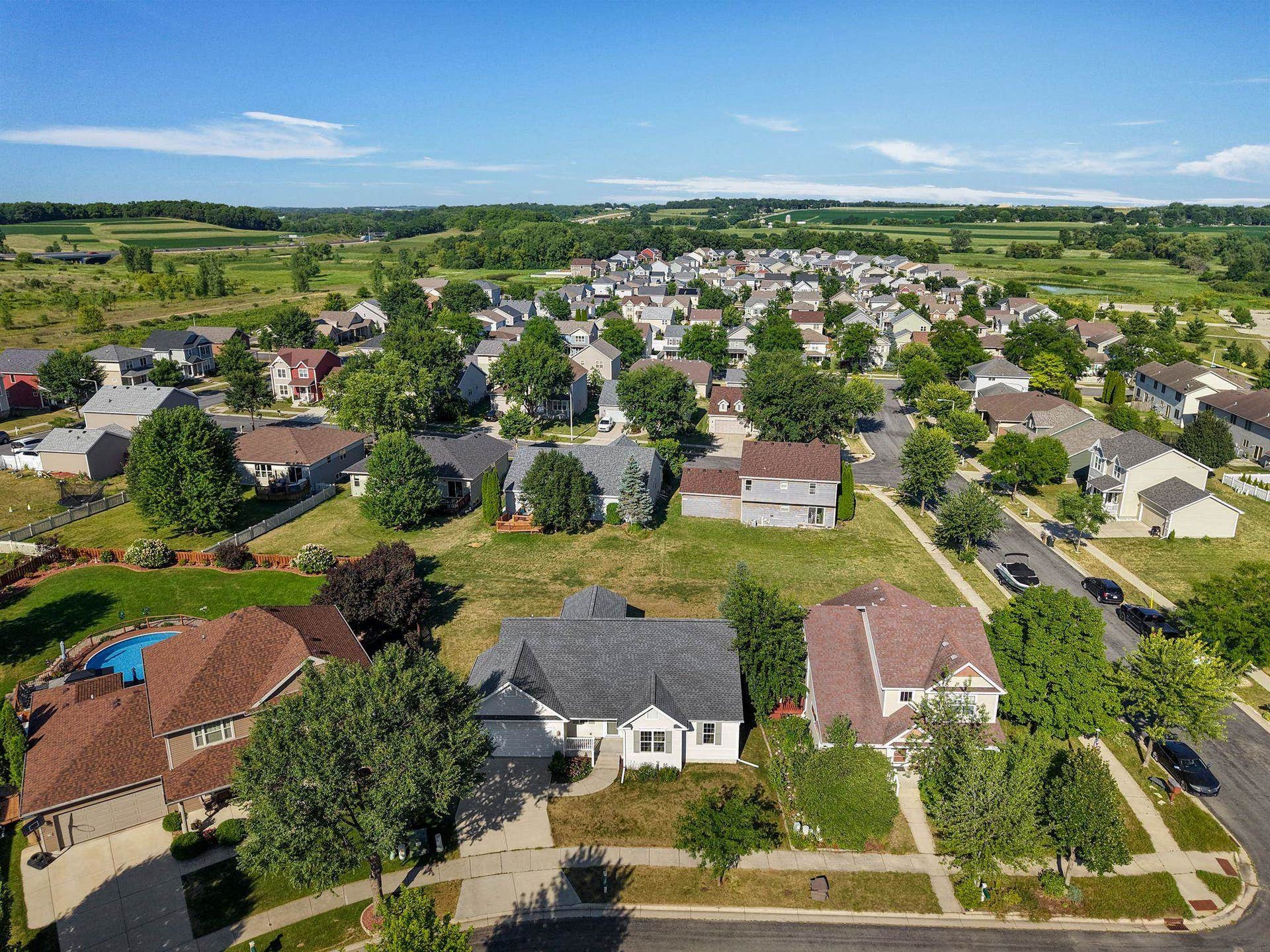 7 Half Moon Court, Madison, WI 53718