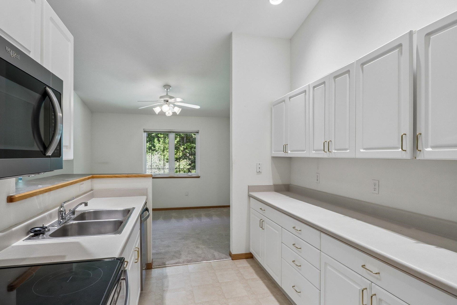 2820 Mickelson Parkway, #302, Fitchburg, WI 53711
