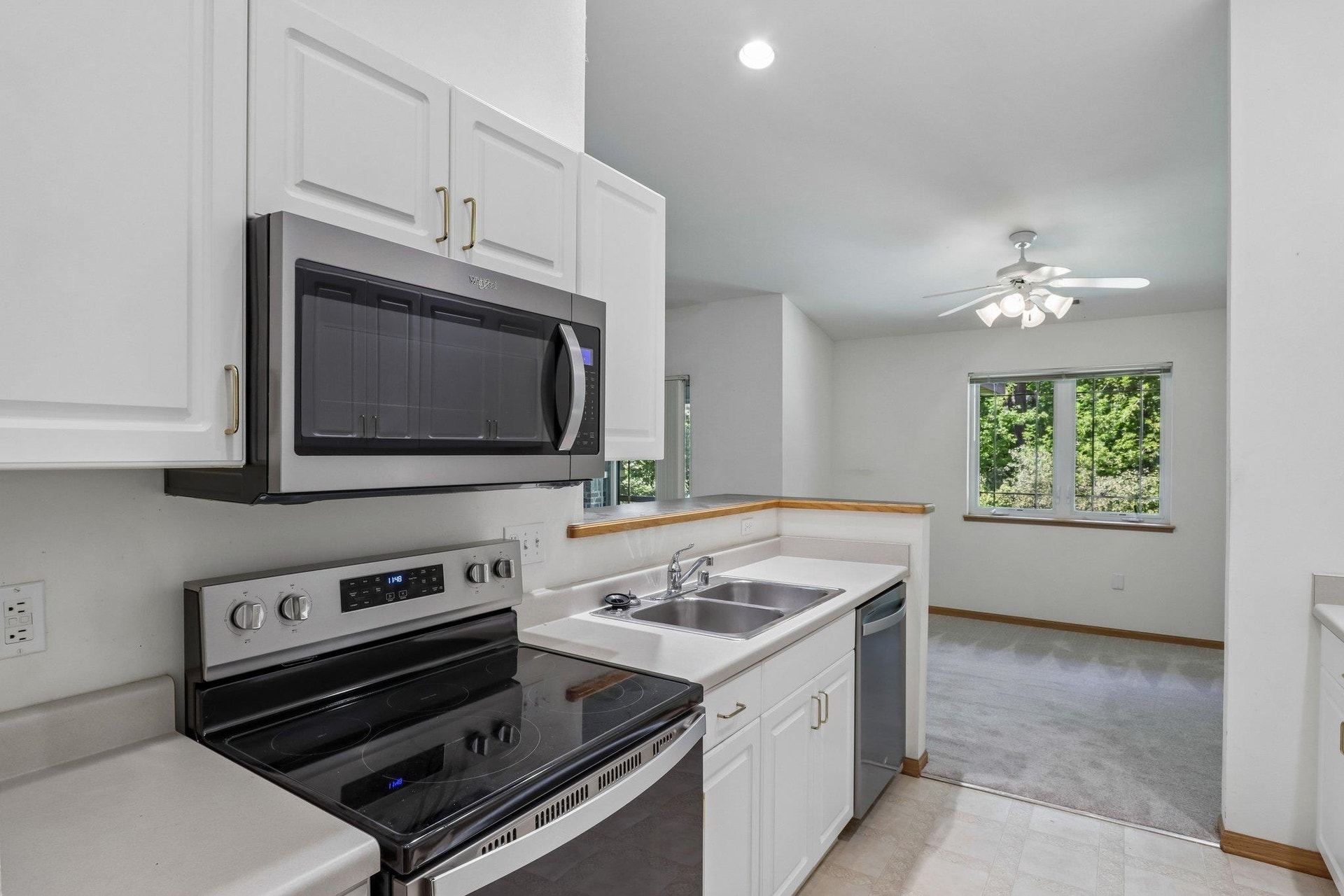 2820 Mickelson Parkway, #302, Fitchburg, WI 53711