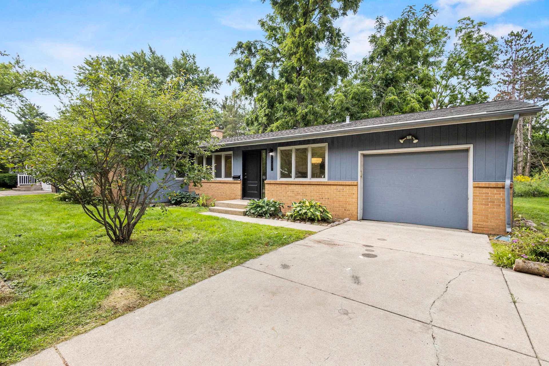 2310 Tanager Trail, Madison, WI 53711