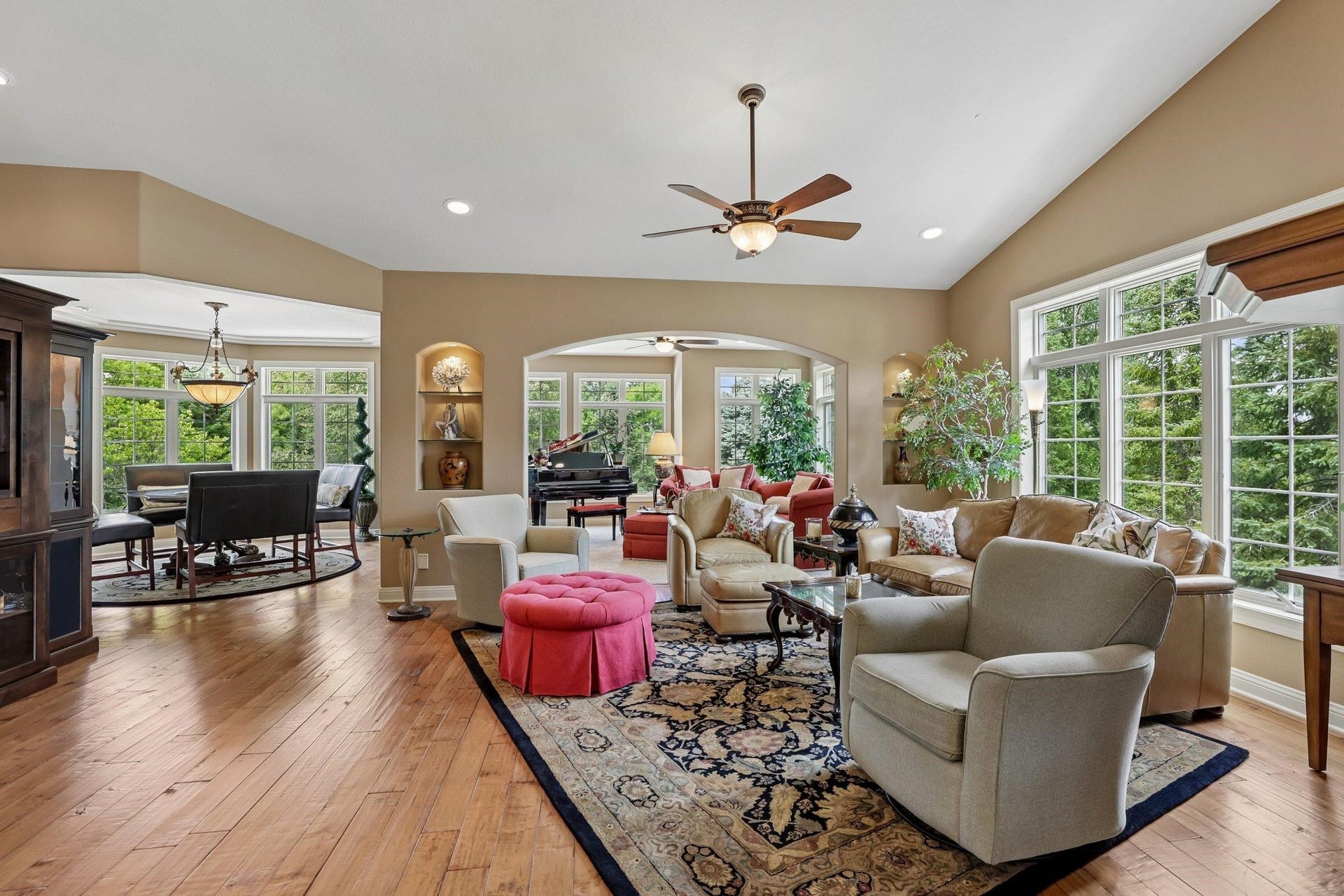 1616 Bellewood Drive, Waunakee, WI 53597
