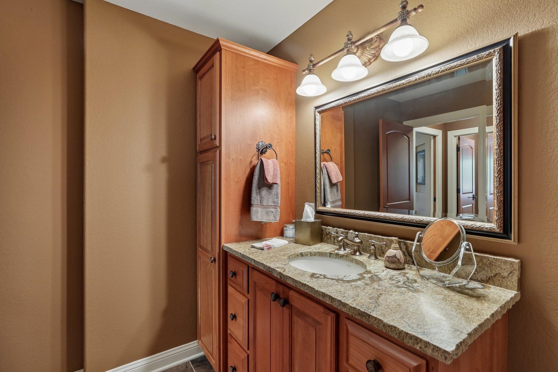 1616 Bellewood Drive, Waunakee, WI 53597