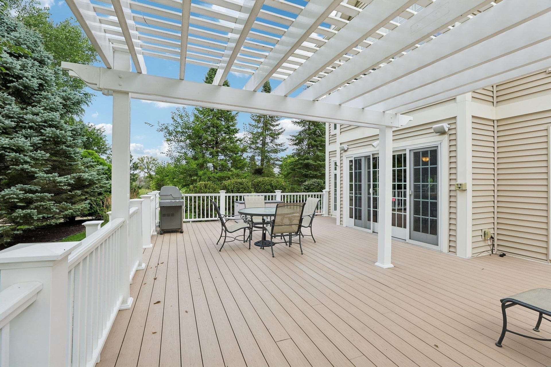 1616 Bellewood Drive, Waunakee, WI 53597
