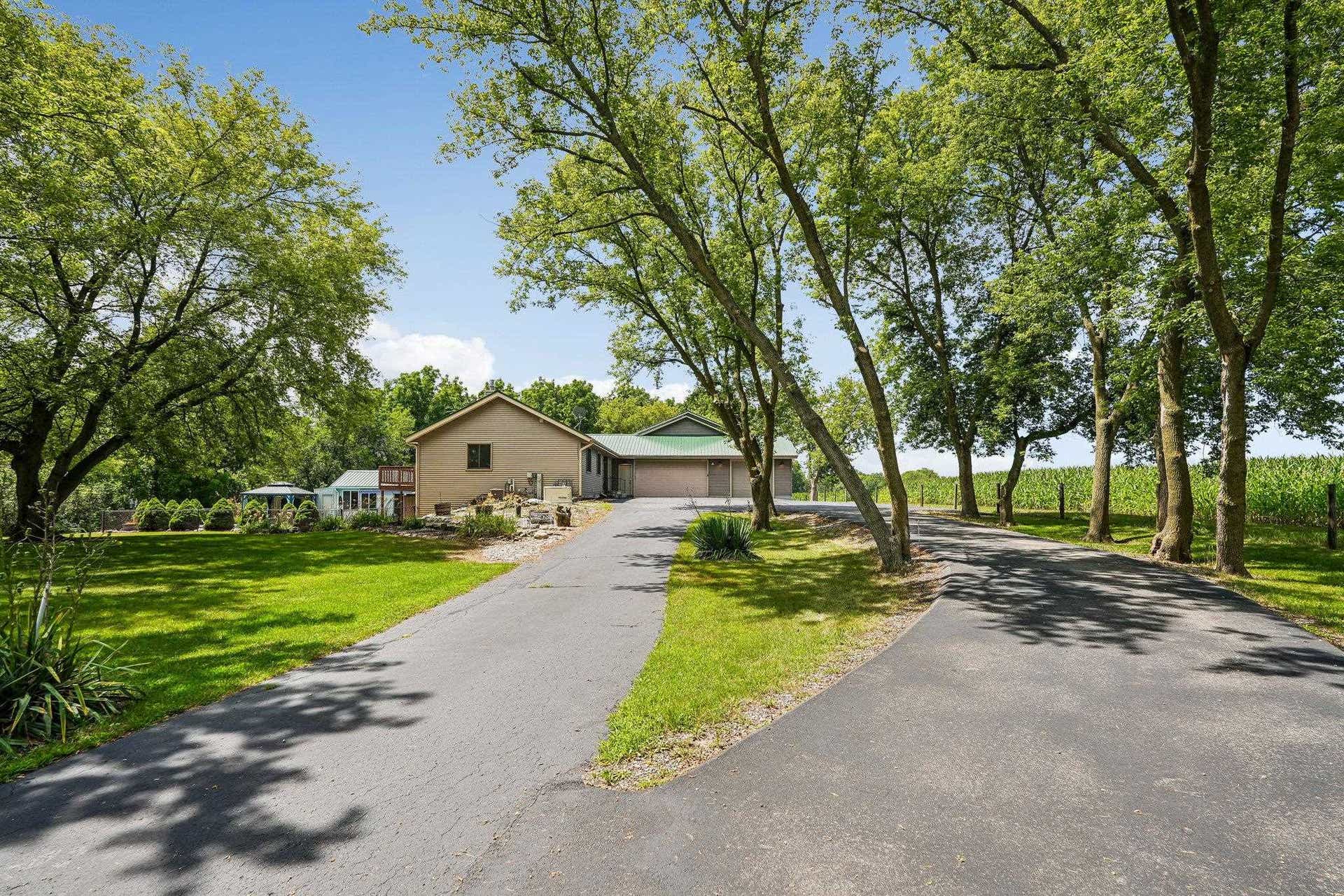 N727 Blue Spring Lake Drive, Palmyra, WI 53156