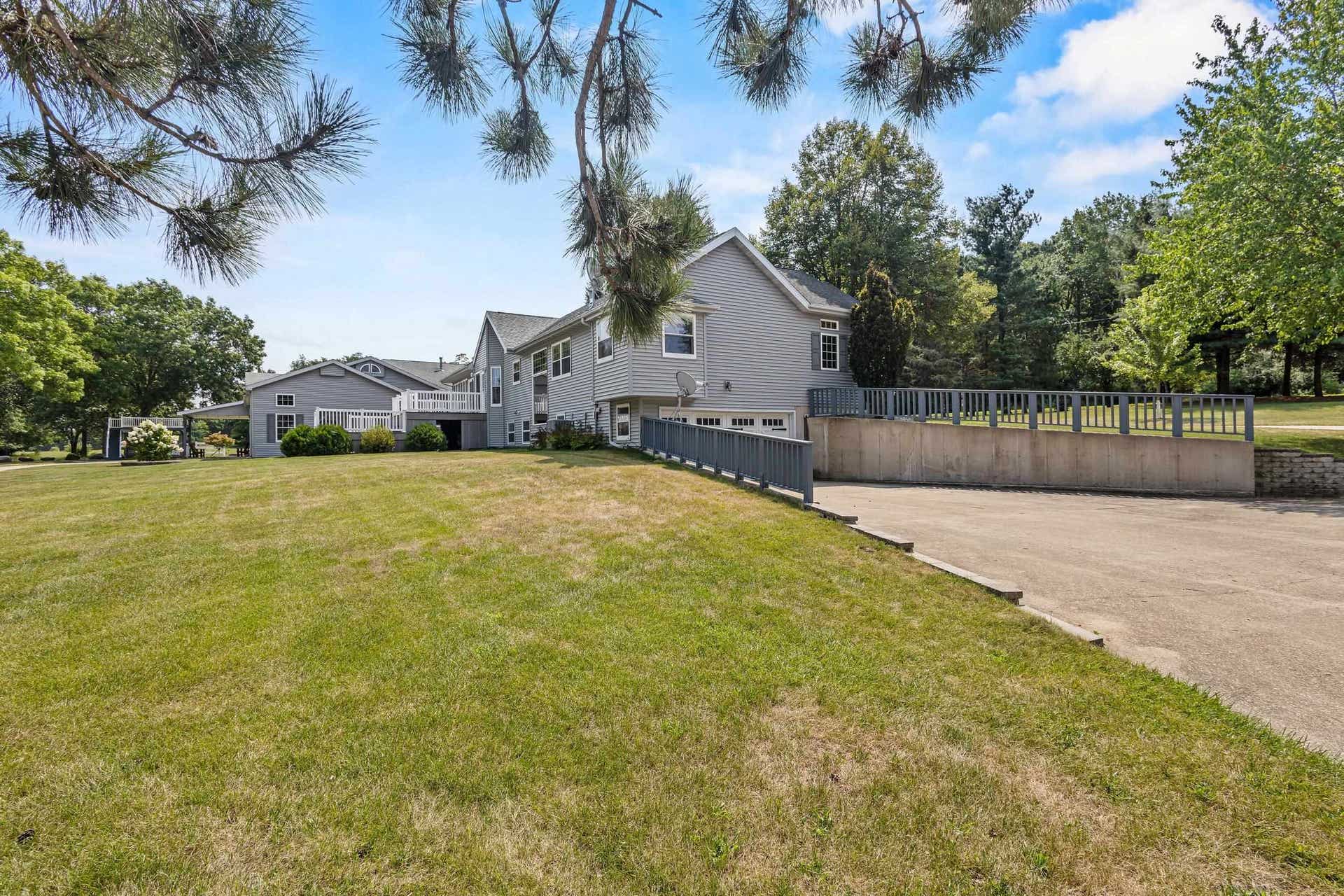 W5308 County Road G, Wyocena, WI 53960