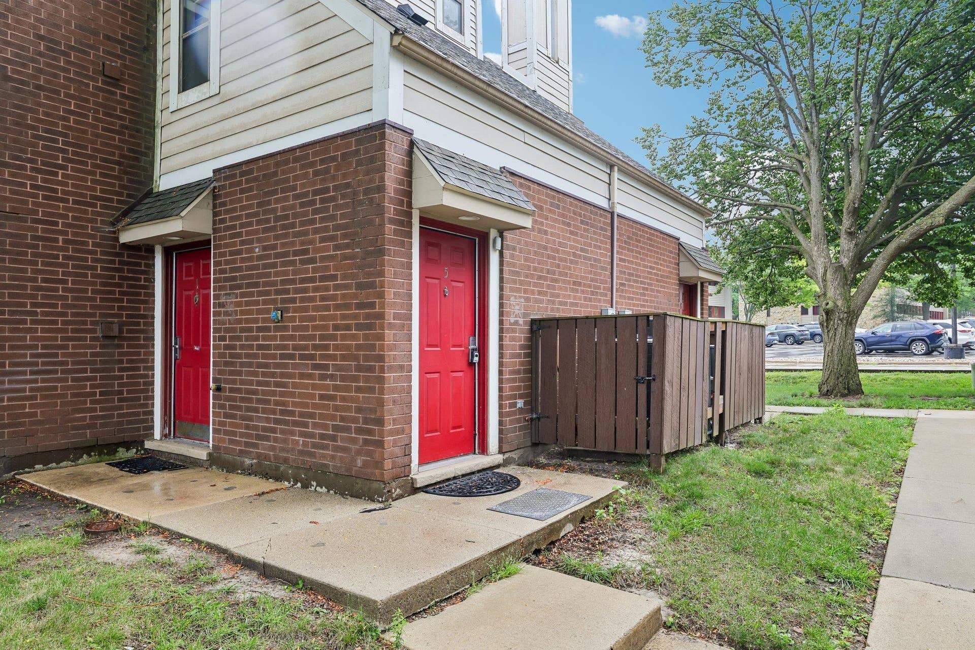 545 Donofrio Drive, #5, Madison, WI 53719