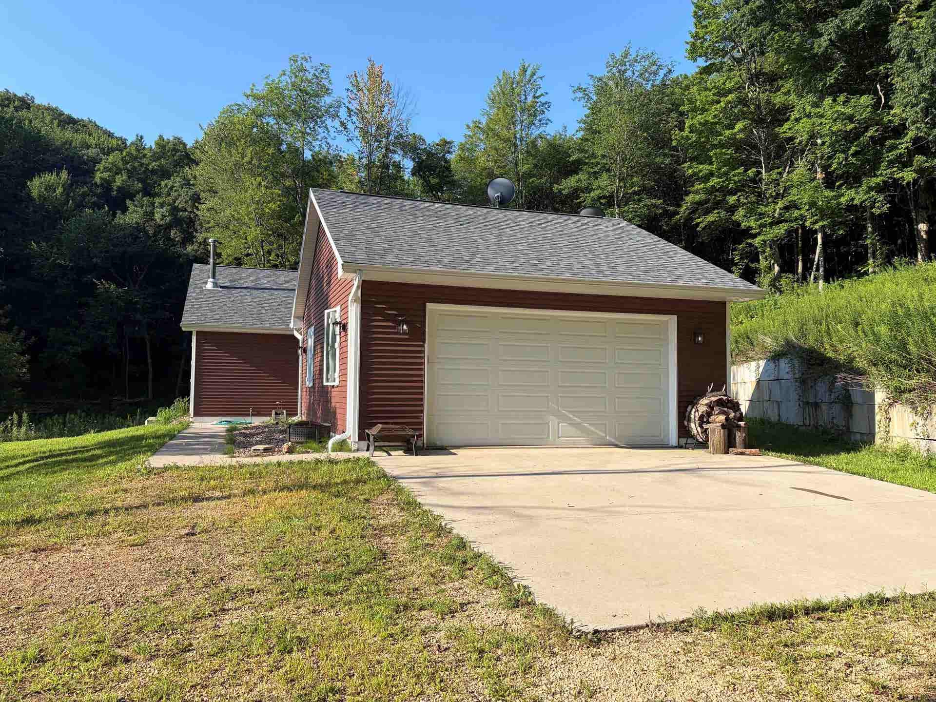 21881 Kale Road, Leon, WI 54656
