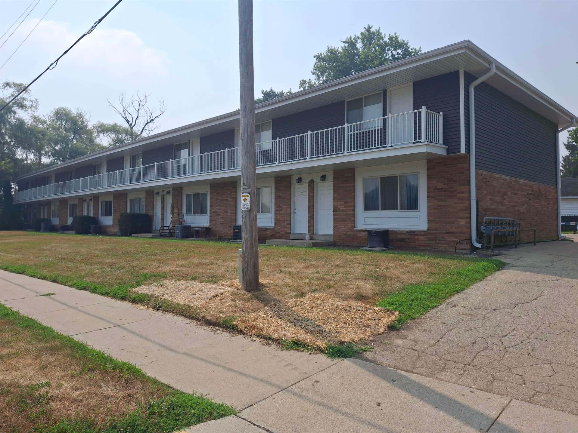 1405 Oconomowoc Avenue, Watertown, WI 53094
