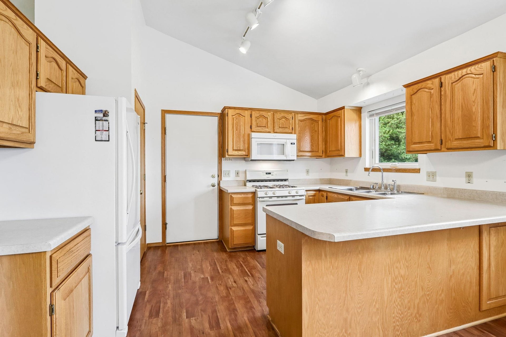 941 Vista Ridge Drive, Mount Horeb, WI 53572
