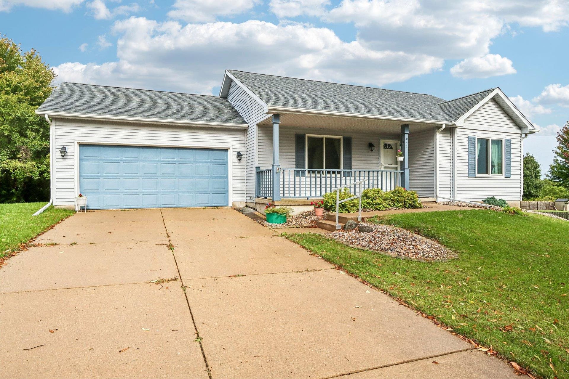 941 Vista Ridge Drive, Mount Horeb, WI 53572