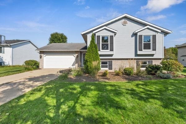 829 Edgemore Drive, Sun Prairie, WI 53590