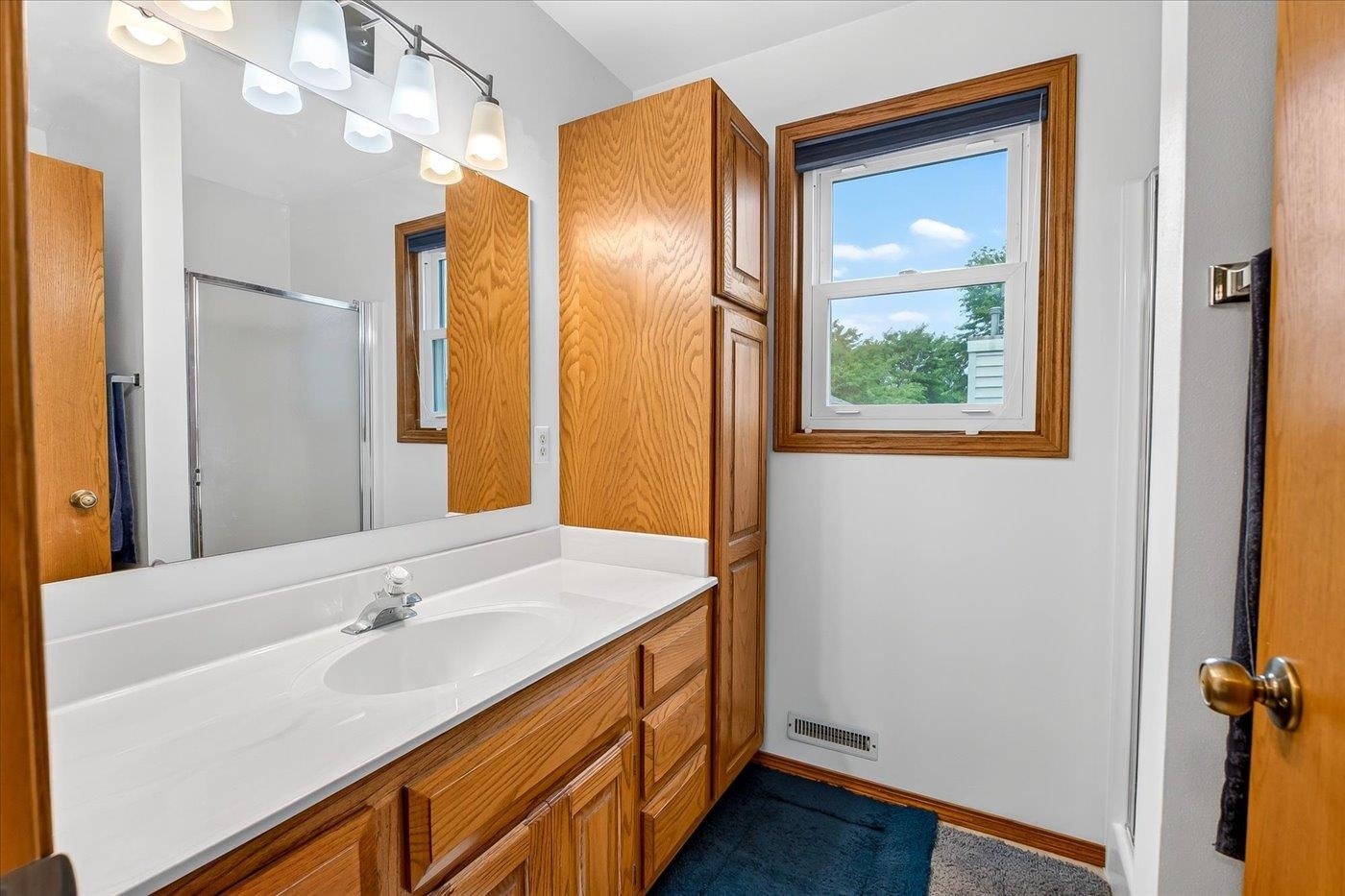 1013 N High Point Road, Madison, WI 53717