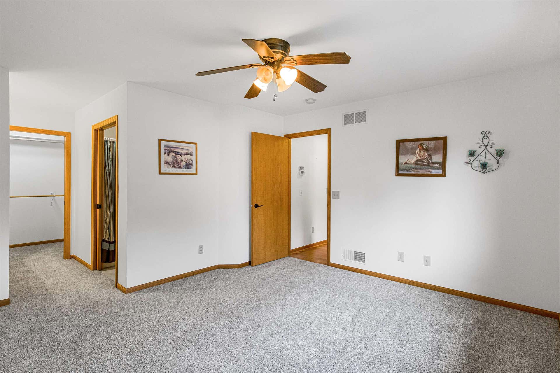 1505 Broadway Street, Prairie Du Sac, WI 53578