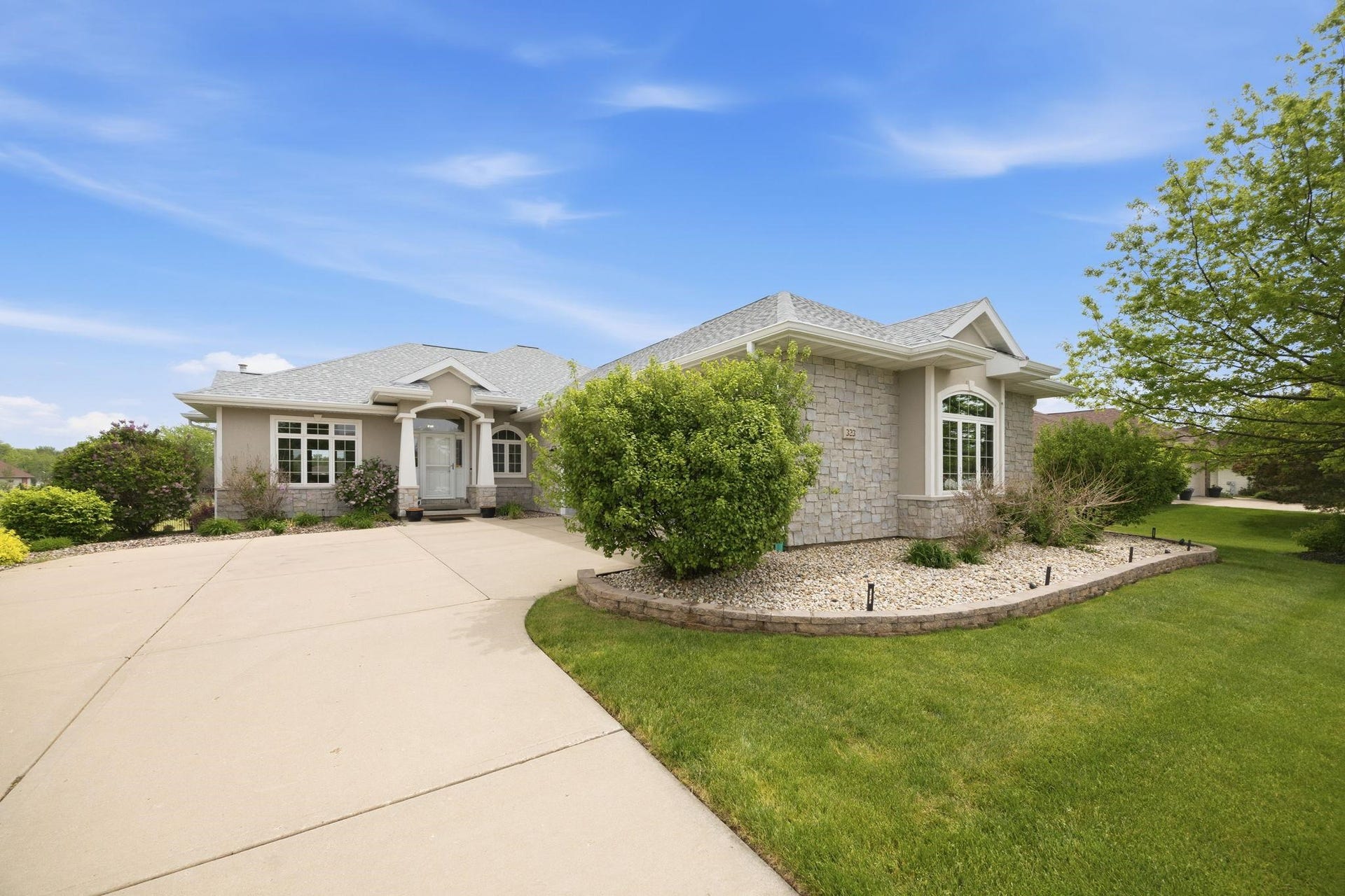 323 Wileman Drive, Edgerton, WI 53534