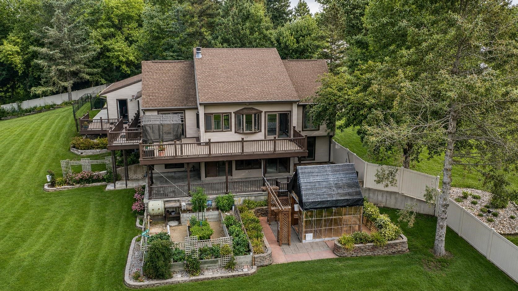 5837 N Valley Drive, Harmony, WI 53563
