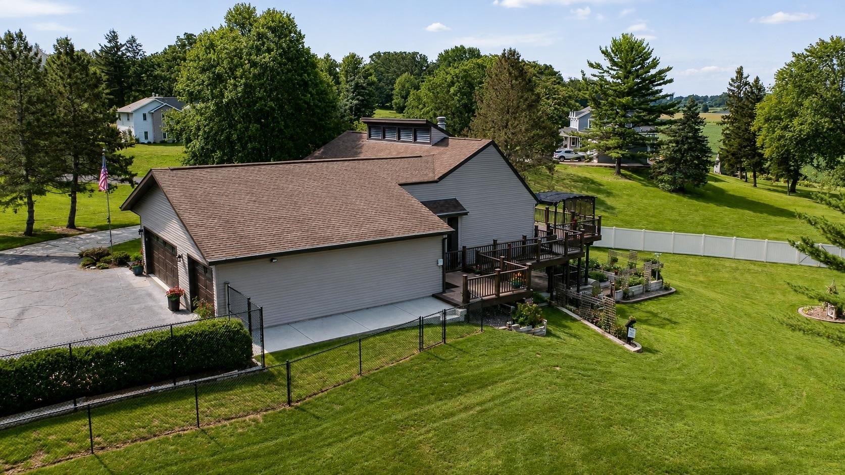 5837 N Valley Drive, Harmony, WI 53563