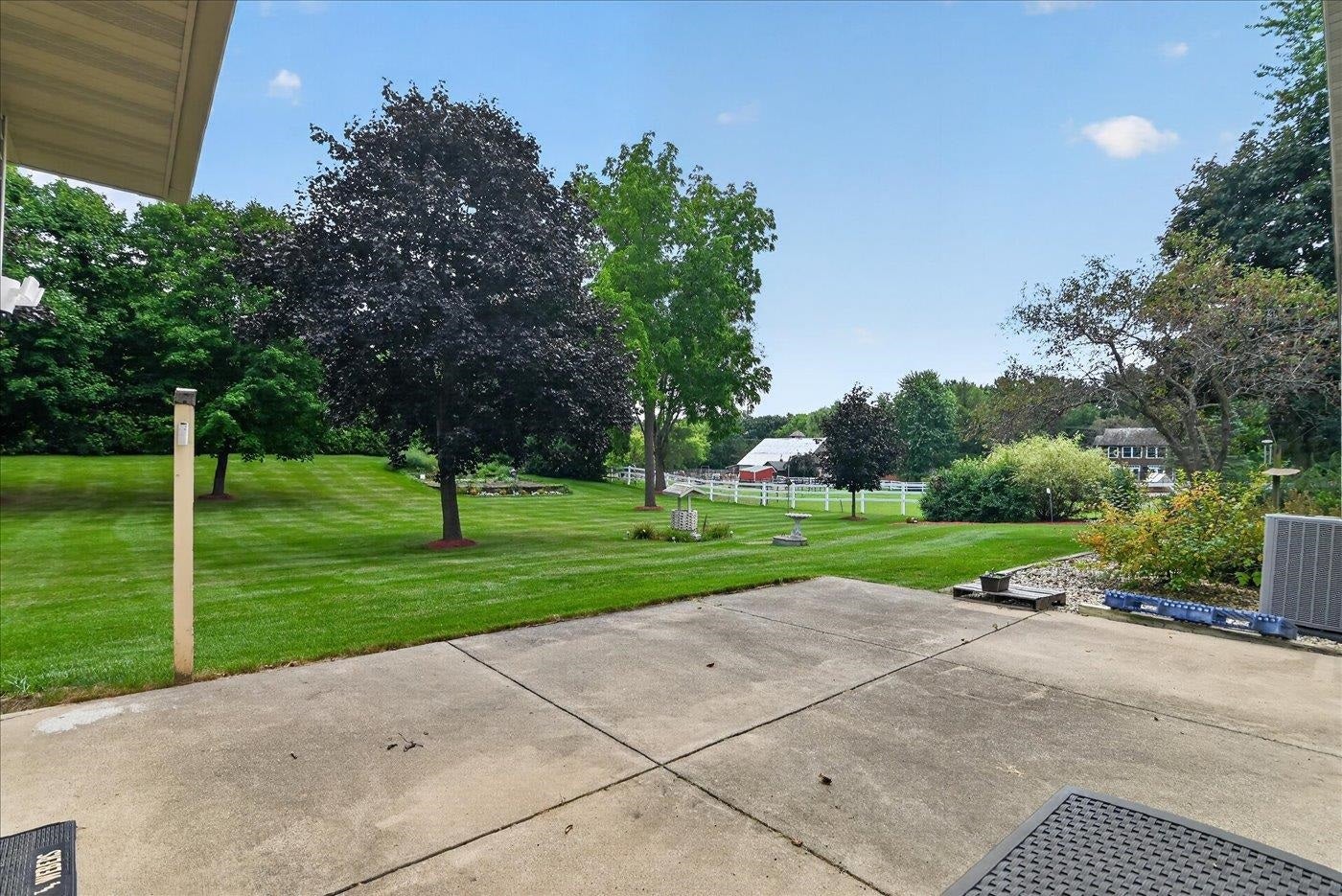 4956 Enchanted Valley Road, Springfield, WI 53562