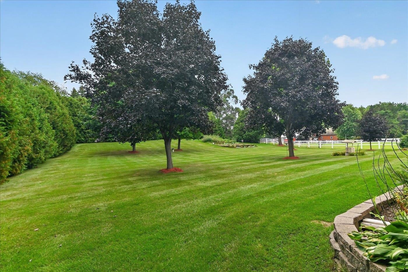 4956 Enchanted Valley Road, Springfield, WI 53562