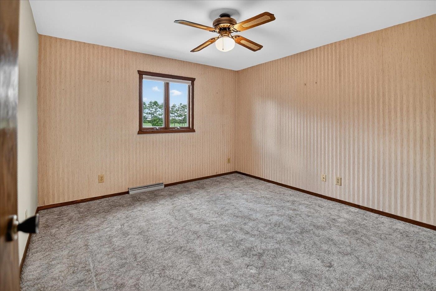 4956 Enchanted Valley Road, Springfield, WI 53562
