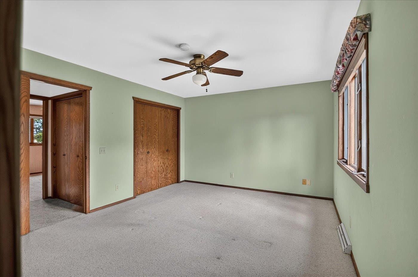 4956 Enchanted Valley Road, Springfield, WI 53562