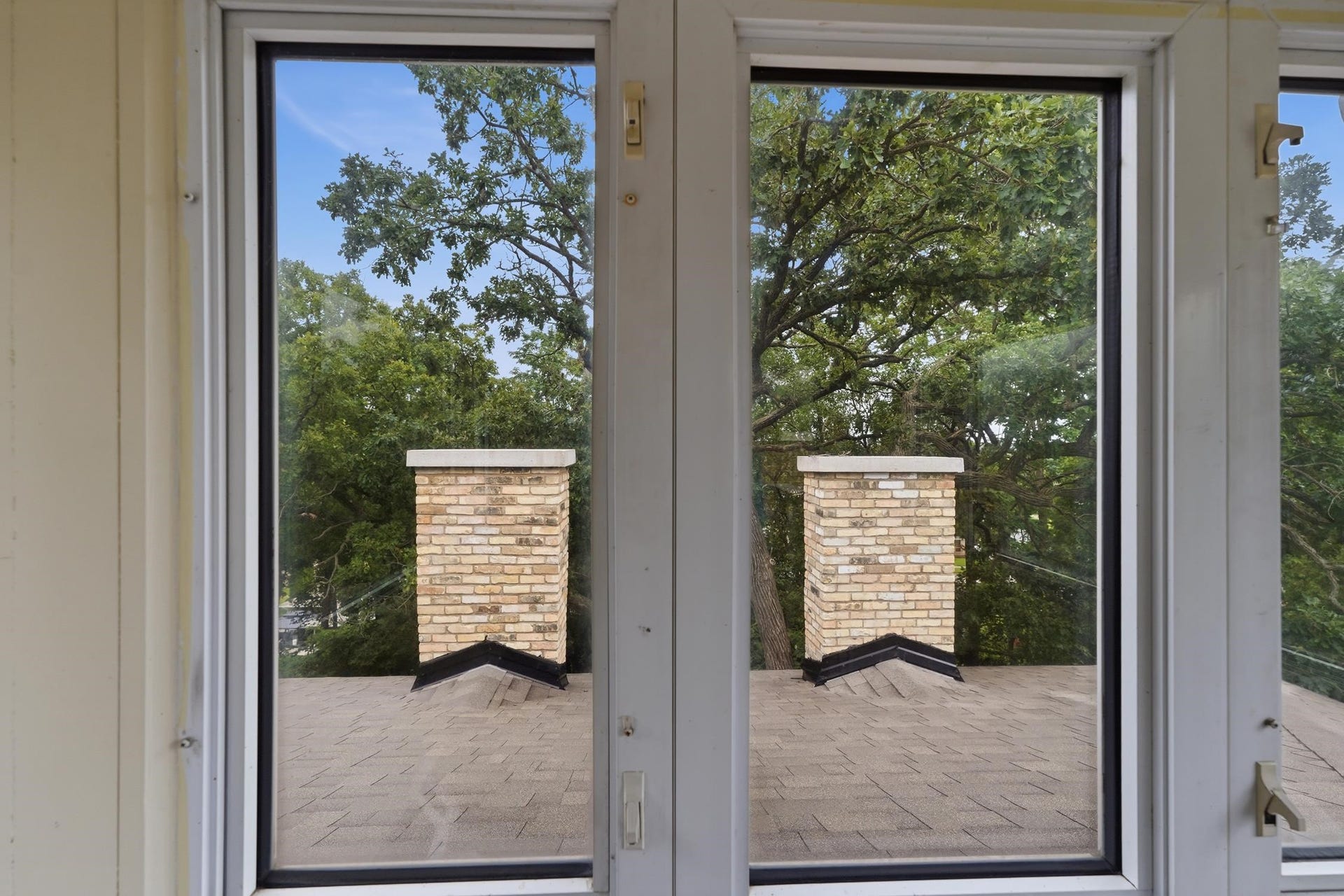 2200 W Memorial Drive, Janesville, WI 53548