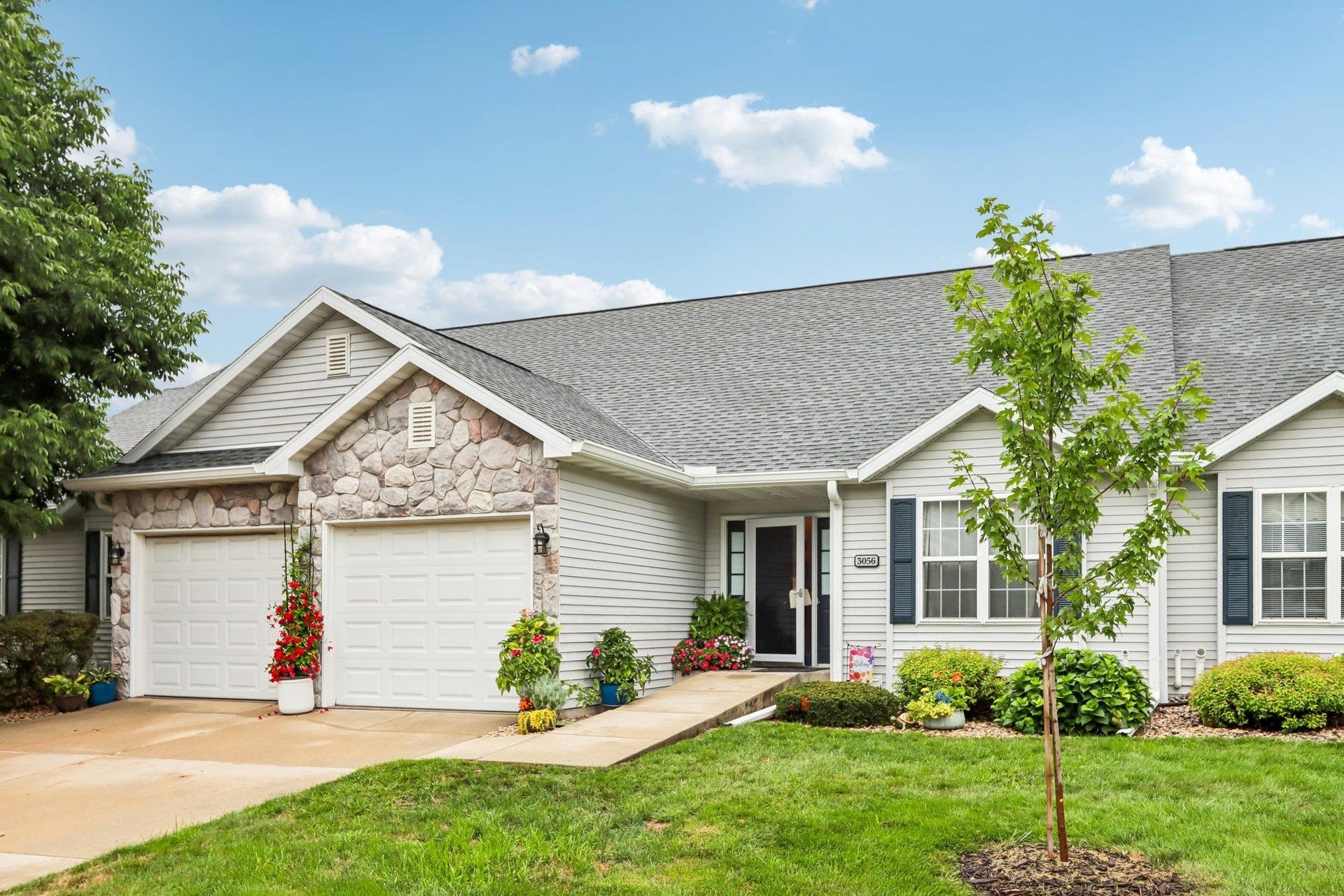 3056 Edmonton Drive, #3056, Sun Prairie, WI 53590