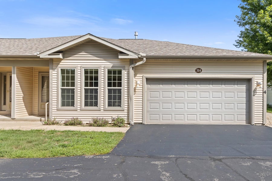 Property photo for 314 Henry Drive, #4, Portage, WI
