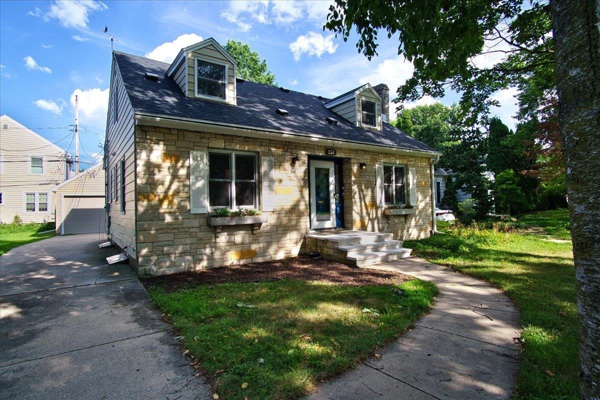 238 Kensington Drive, Maple Bluff, WI 53704