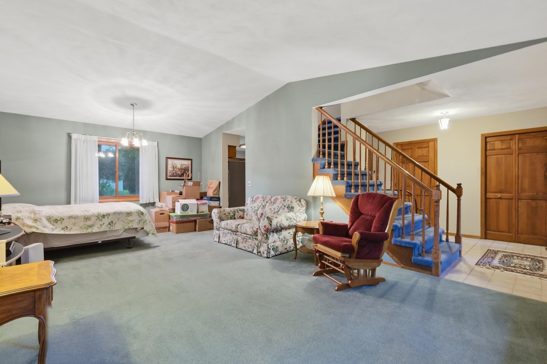 14 W Newhaven Circle, Madison, WI 53717