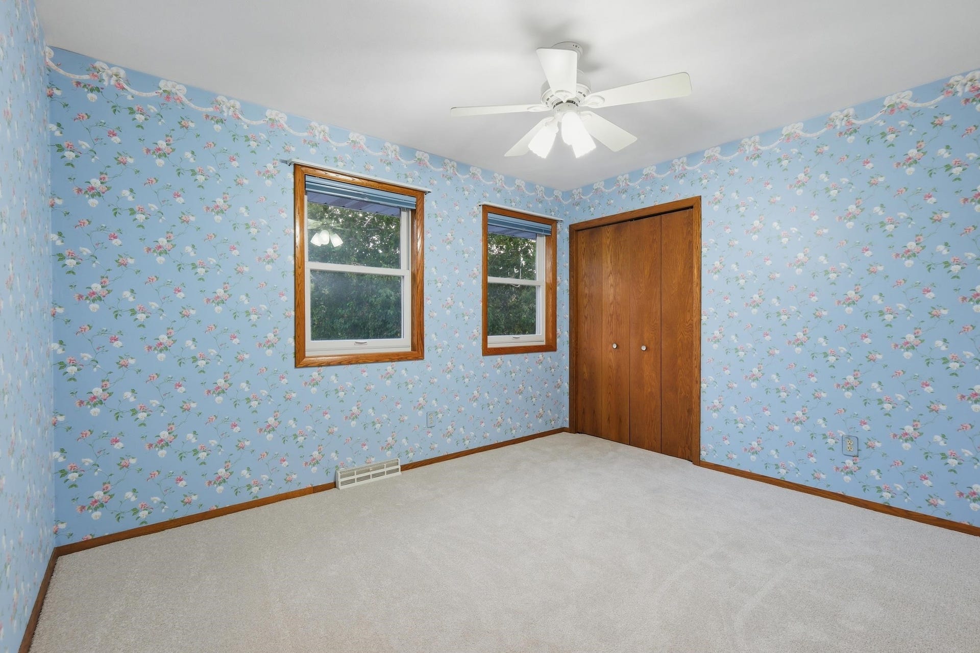 14 W Newhaven Circle, Madison, WI 53717