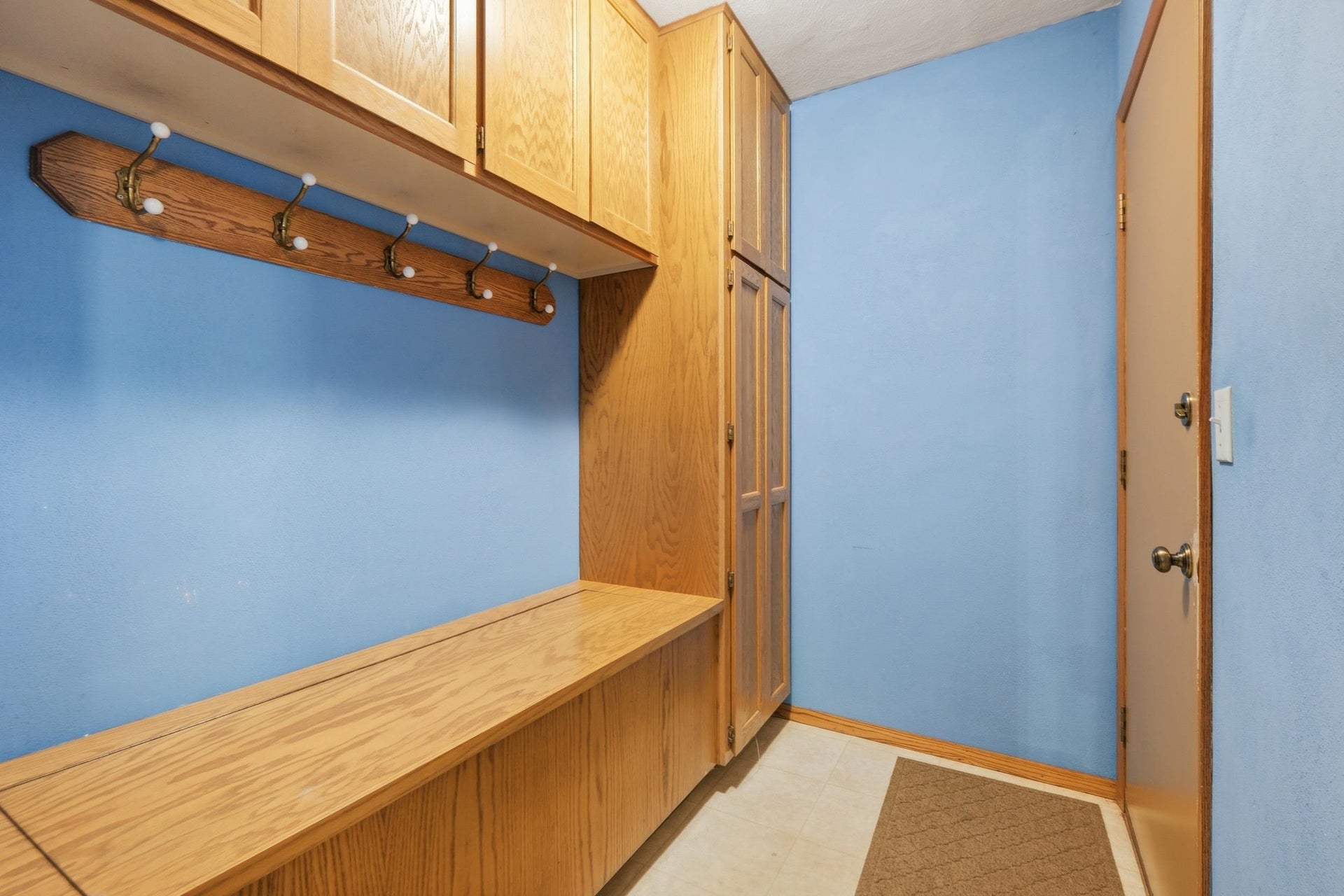 14 W Newhaven Circle, Madison, WI 53717