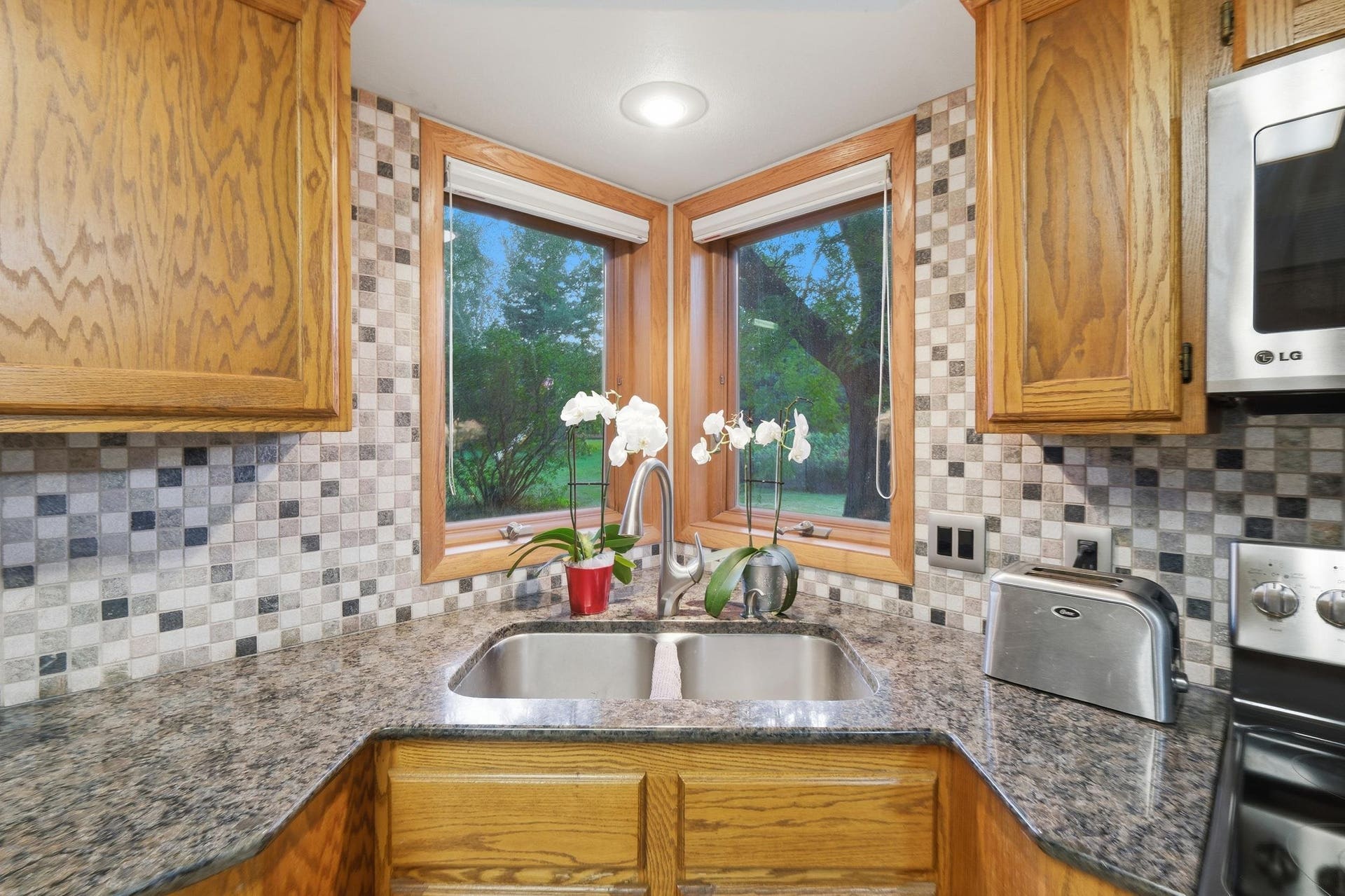 14 W Newhaven Circle, Madison, WI 53717